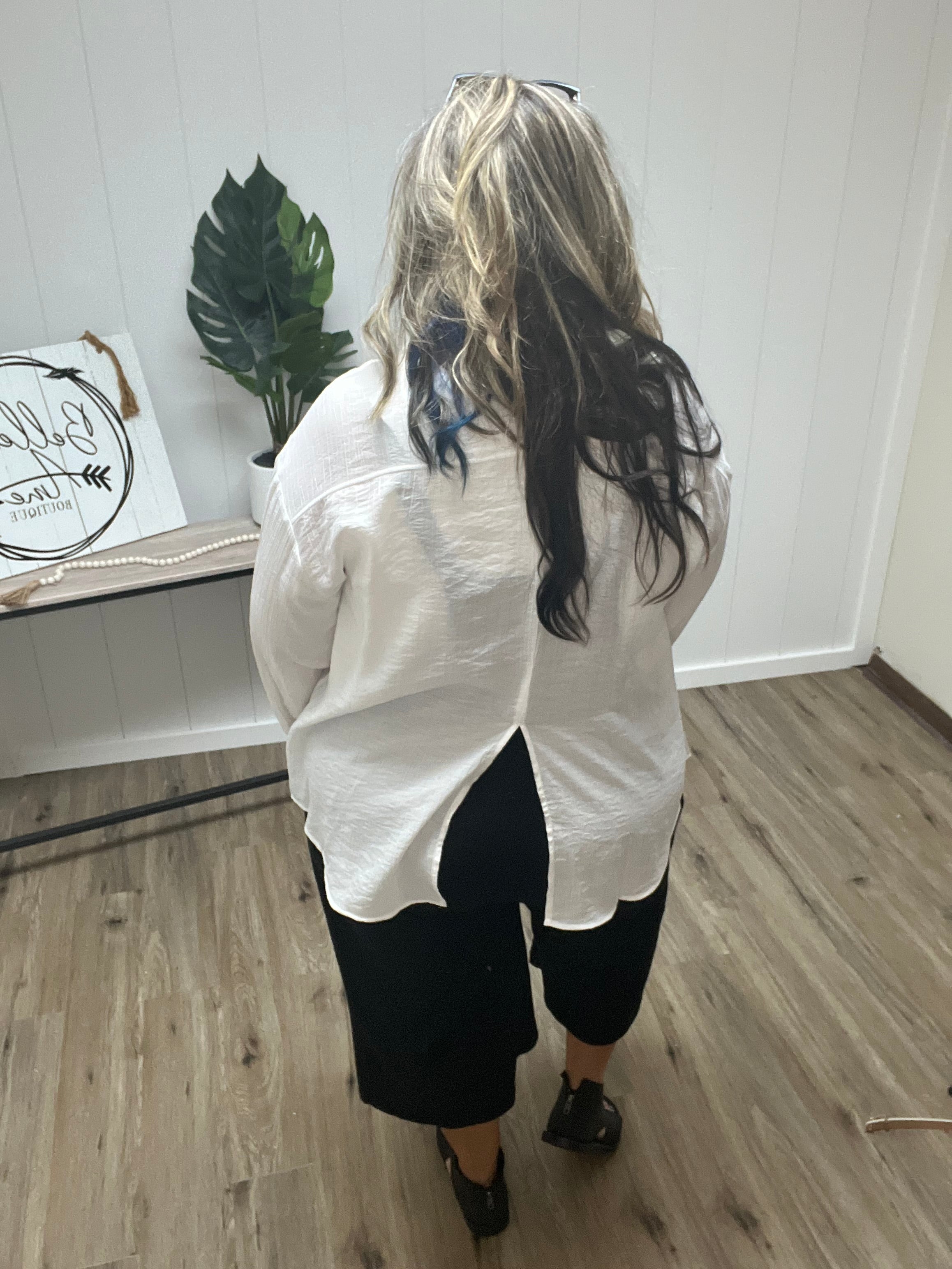 LONG SLEEVE BUTTON DOWN TOP COLLARED