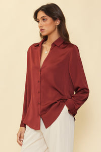 SKIES ARE BLUE SATIN BUTTON UP