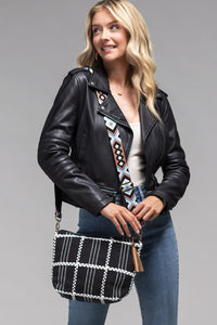 URBAN CHECKER CROSSBODY