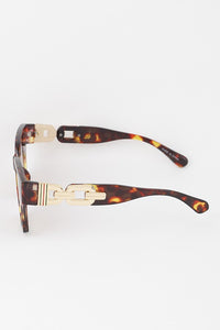 SUPER SASSY SUNNIES
