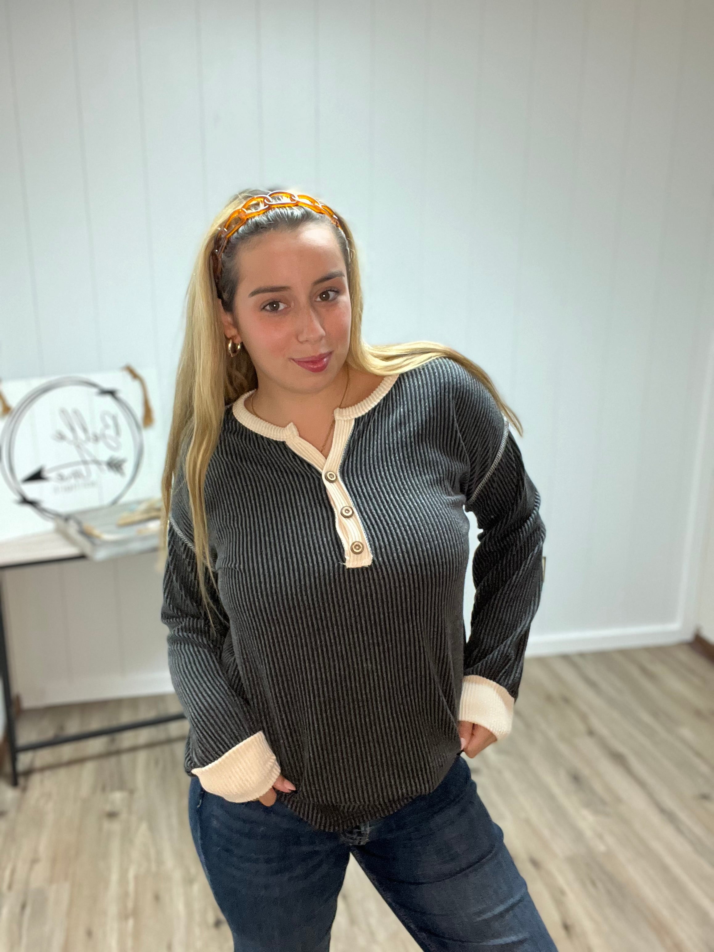 RIB BUTTON FRONT TOP