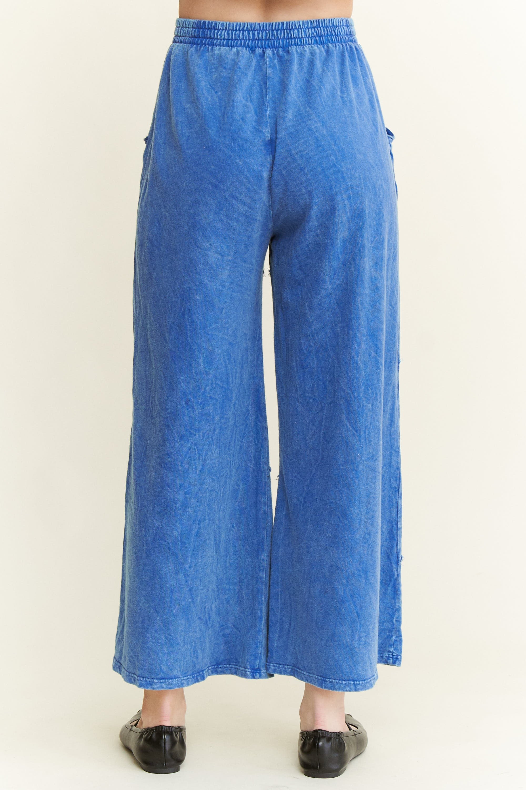 STAR PATCHED CROPPED PANTS
