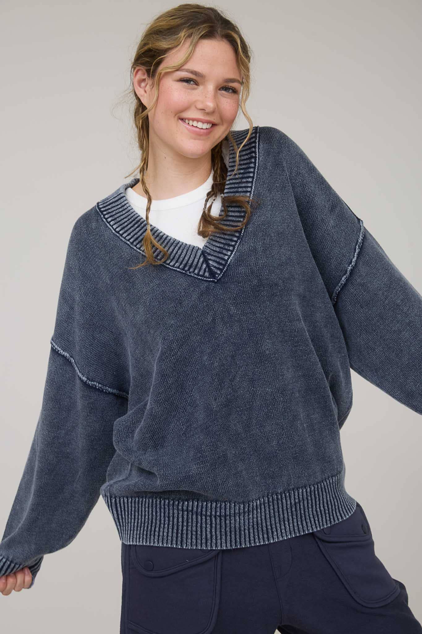 Blu Pepper - WASHED V NECK LONG SLEEVE OVERSIZED KNIT SWEATER
