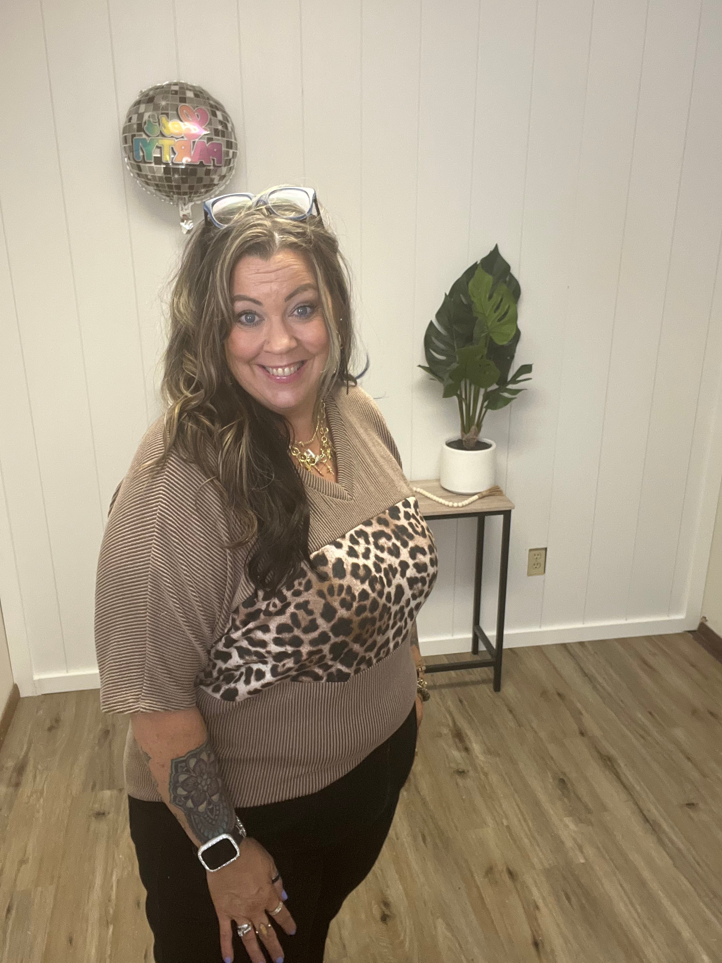 RIBBED SHORT SLEEVE LEOPARD RING