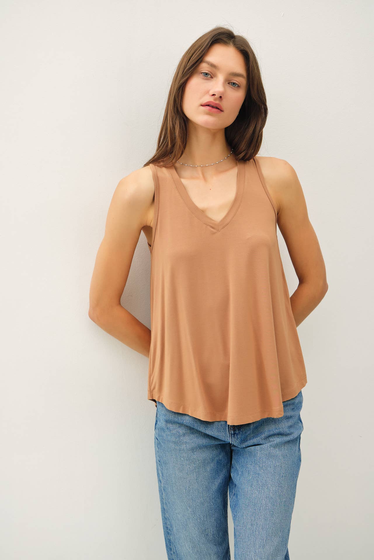 SOFT CORE V-NECK TANK