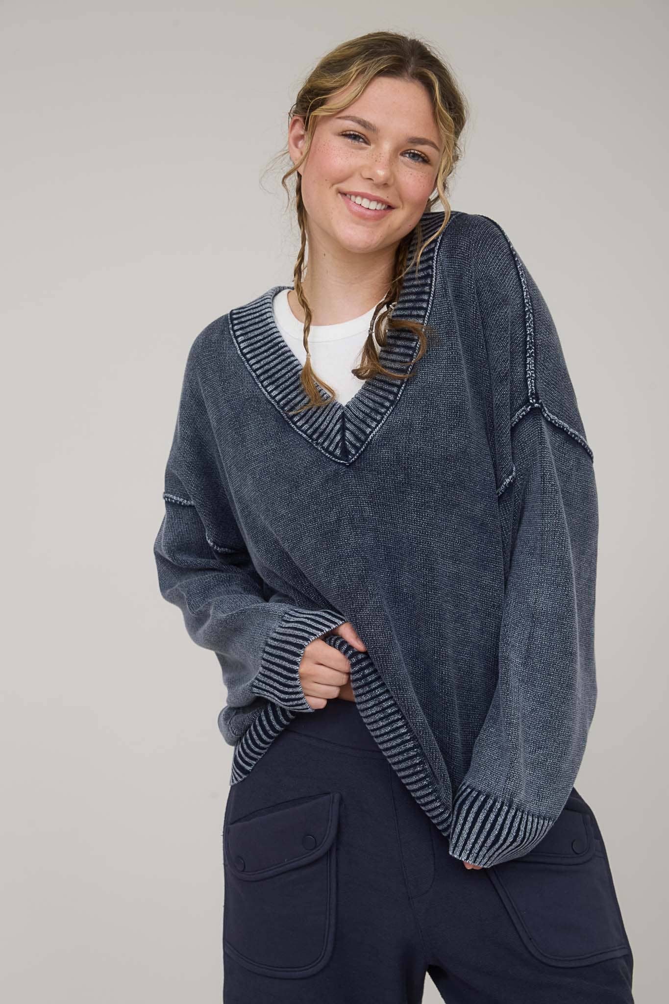 Blu Pepper - WASHED V NECK LONG SLEEVE OVERSIZED KNIT SWEATER