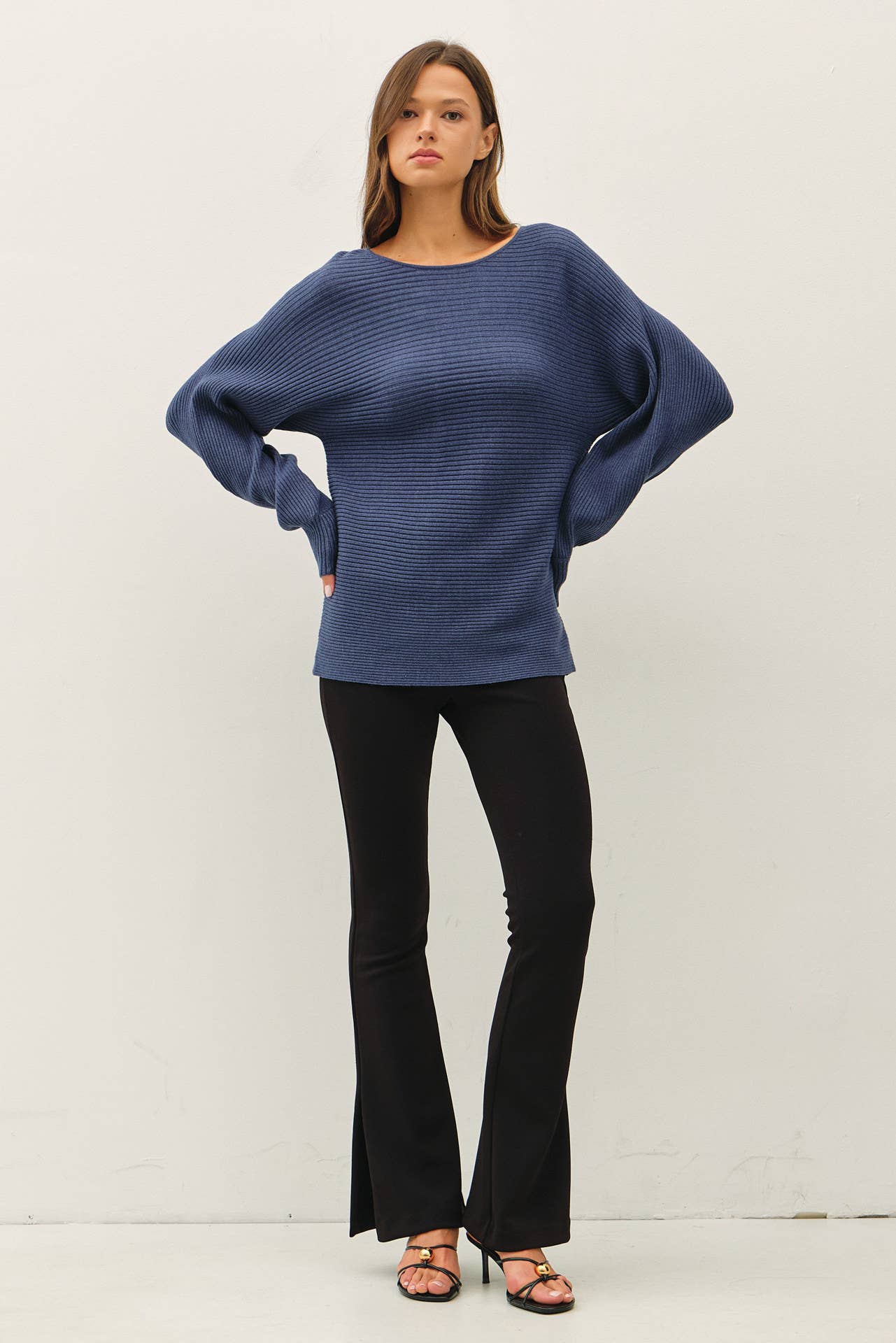 HORIZONTAL RIBBED LONG SWEATER
