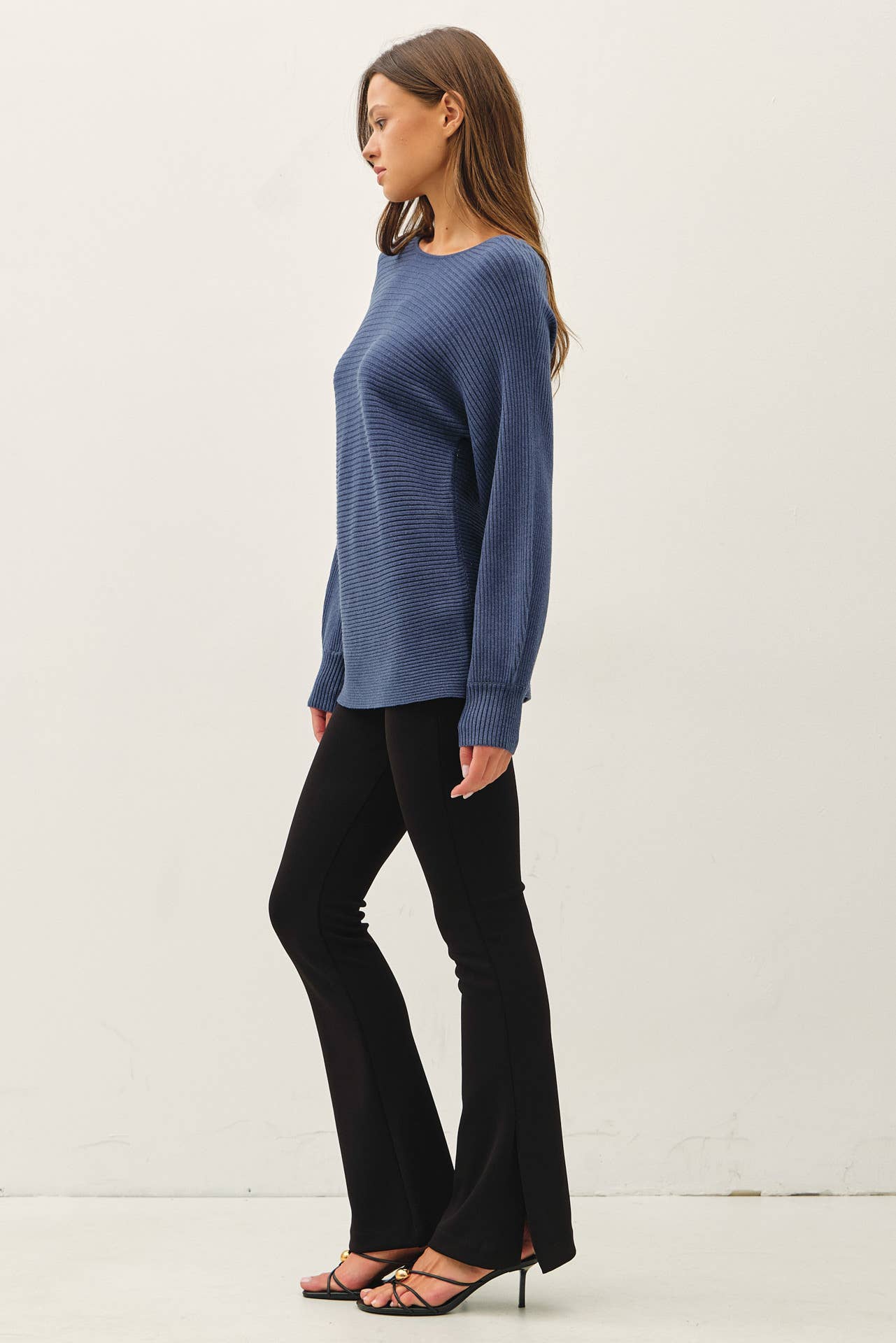 HORIZONTAL RIBBED LONG SWEATER