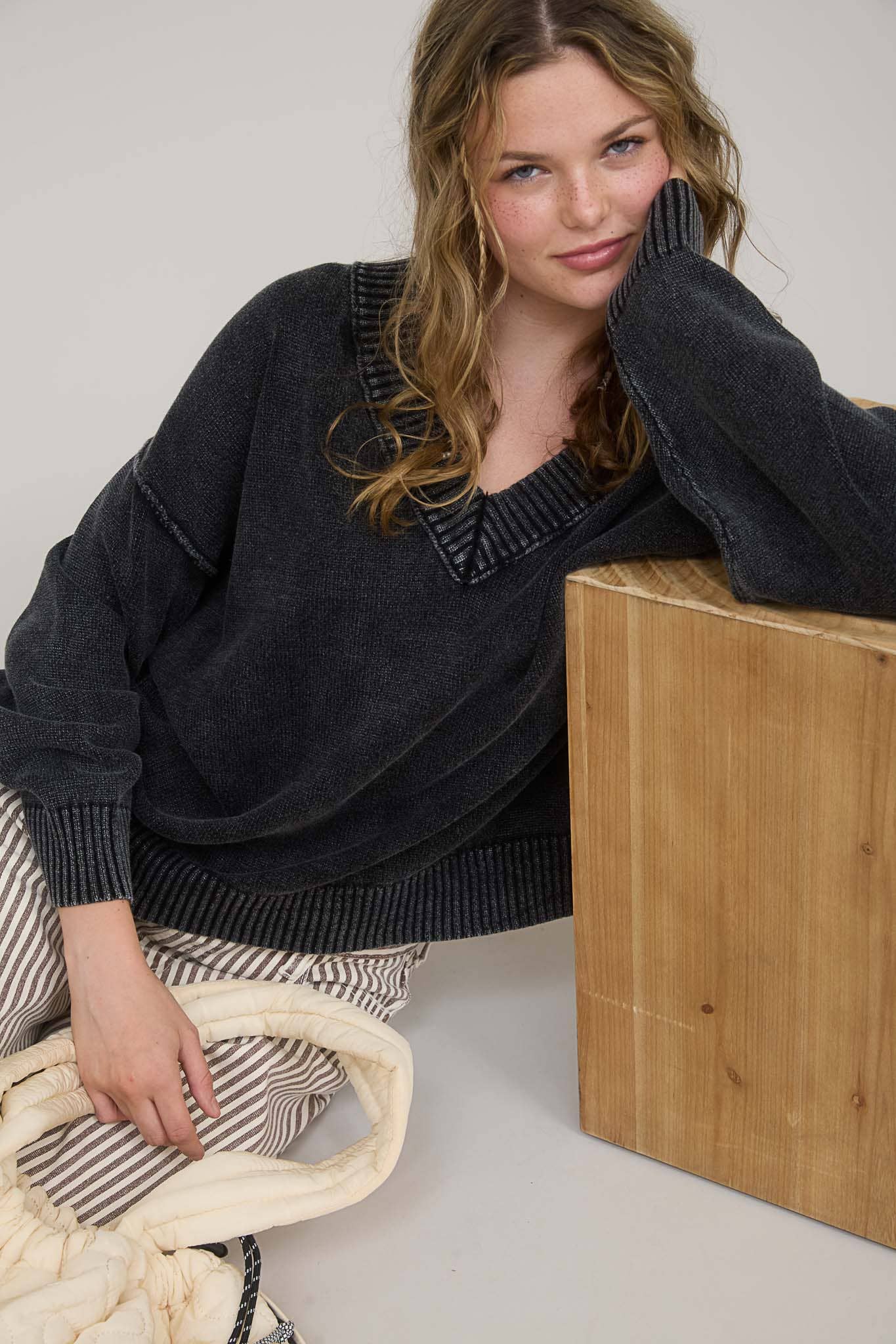 Blu Pepper - WASHED V NECK LONG SLEEVE OVERSIZED KNIT SWEATER
