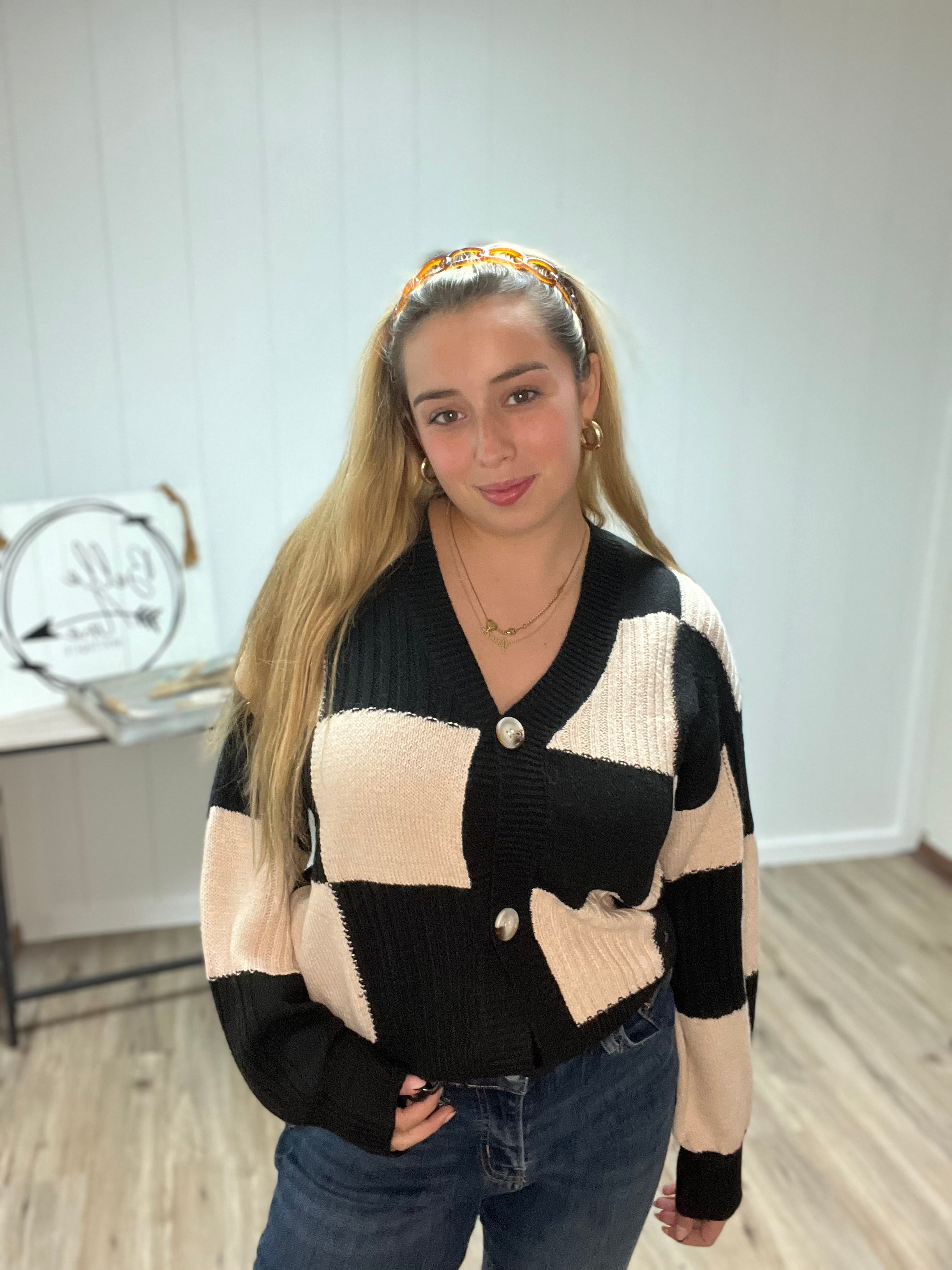 ULTRA SOFT CHECKERED CARDIGAN