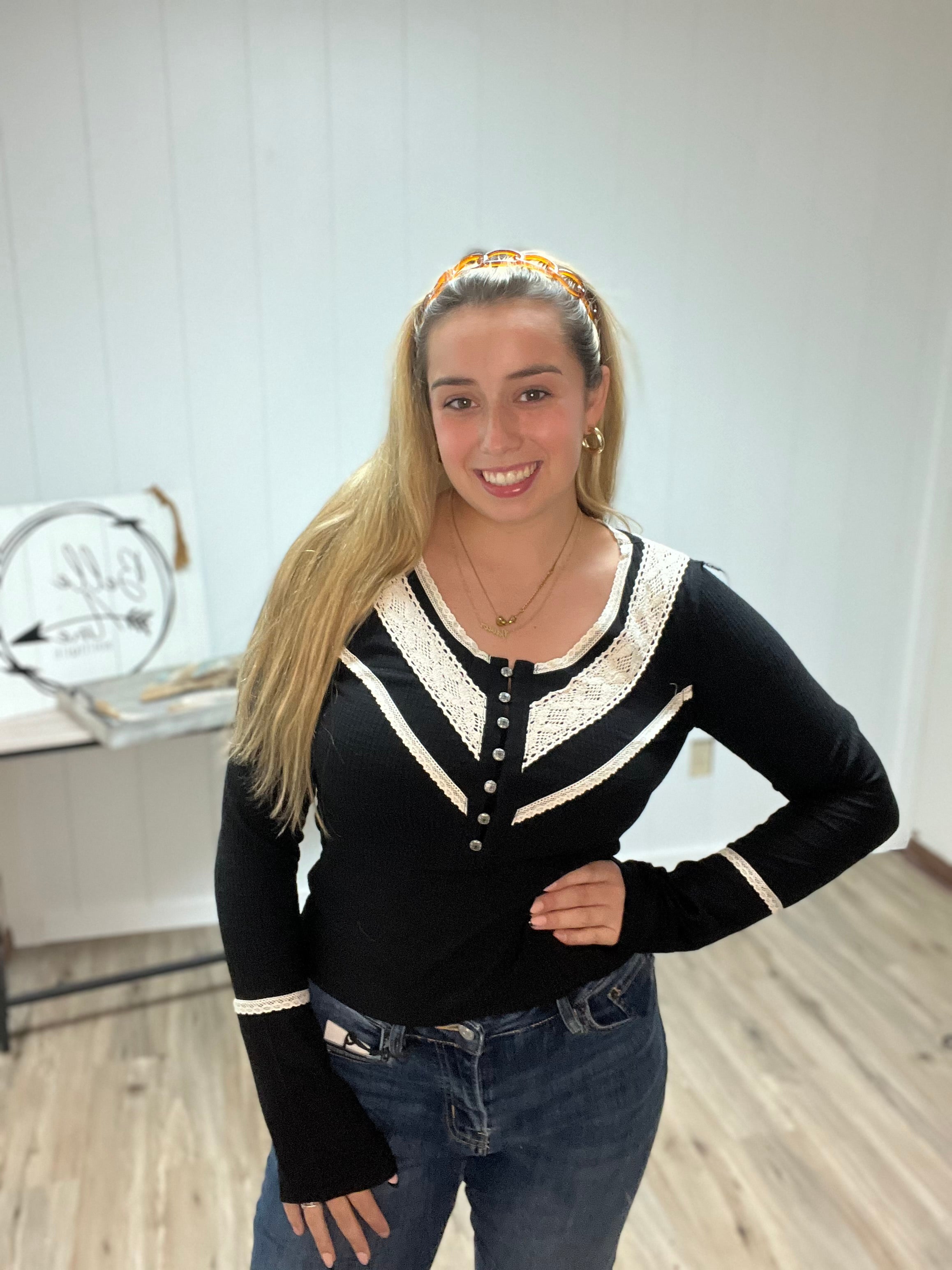 LACE LONG SLEEVE TOP