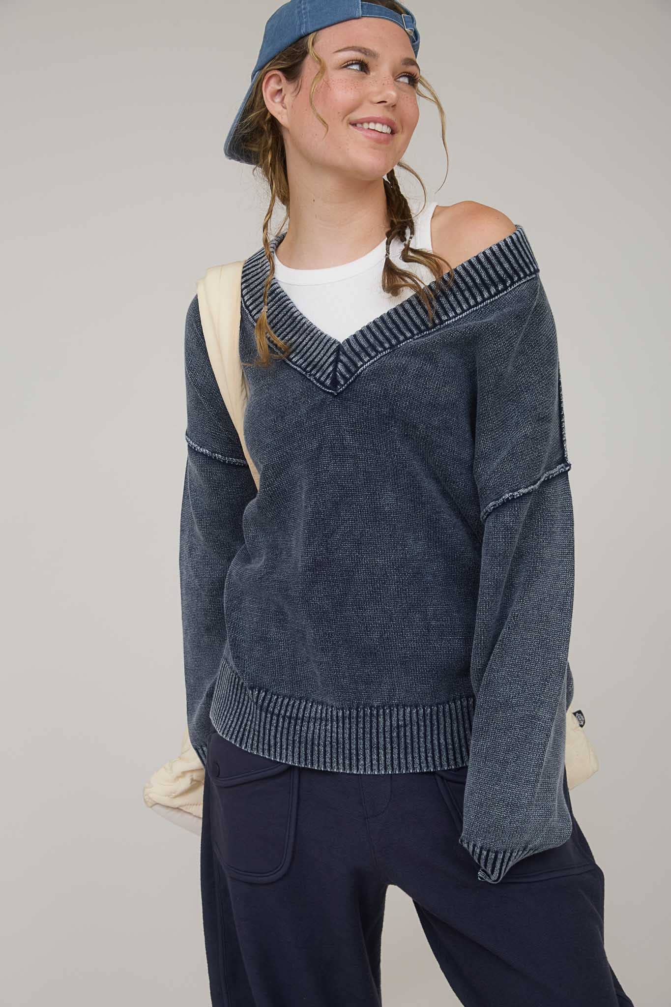 Blu Pepper - WASHED V NECK LONG SLEEVE OVERSIZED KNIT SWEATER