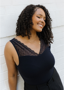 ELIETIAN - Lace Inset Top - Curvy Fit