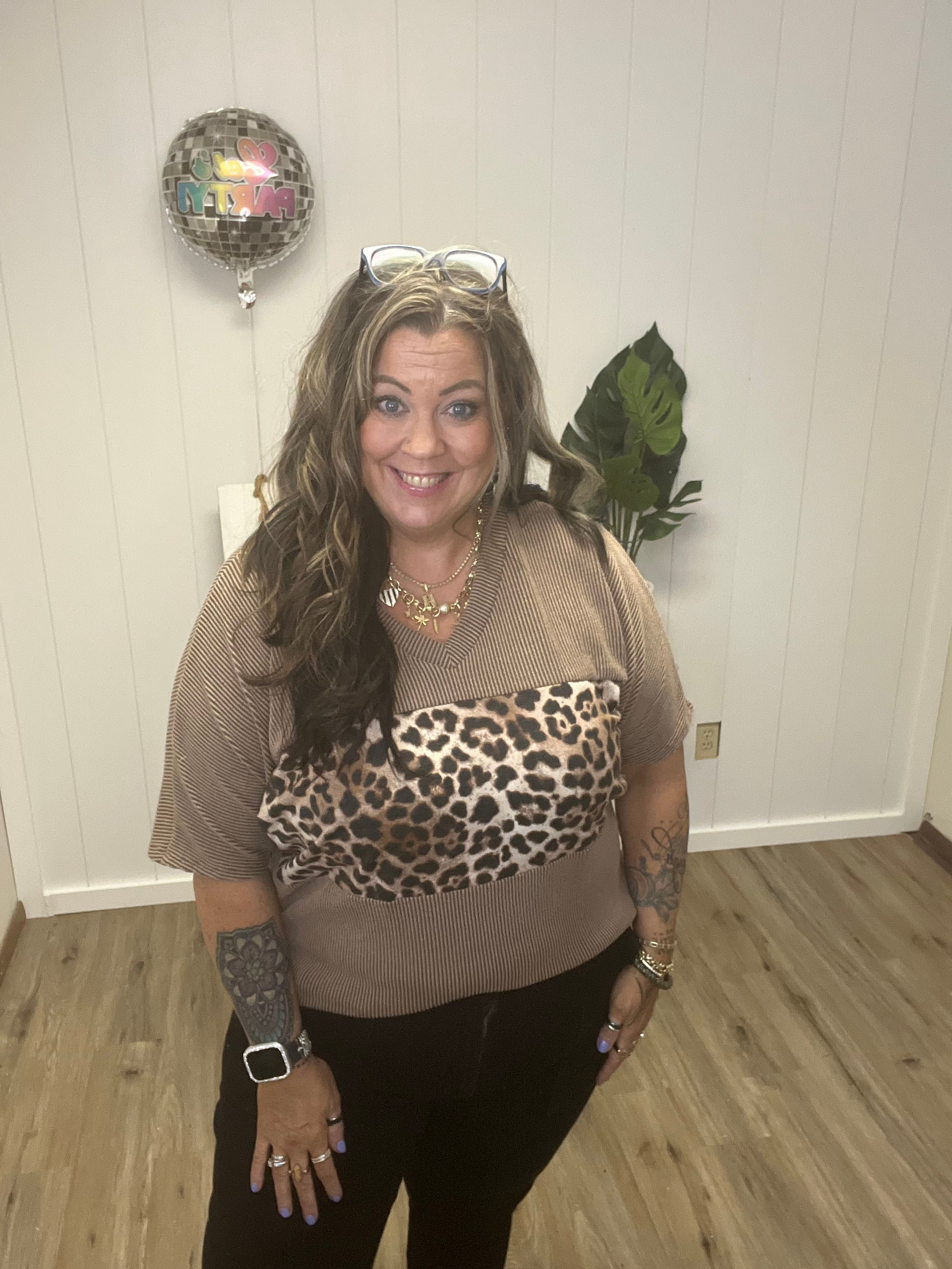 RIBBED SHORT SLEEVE LEOPARD RING