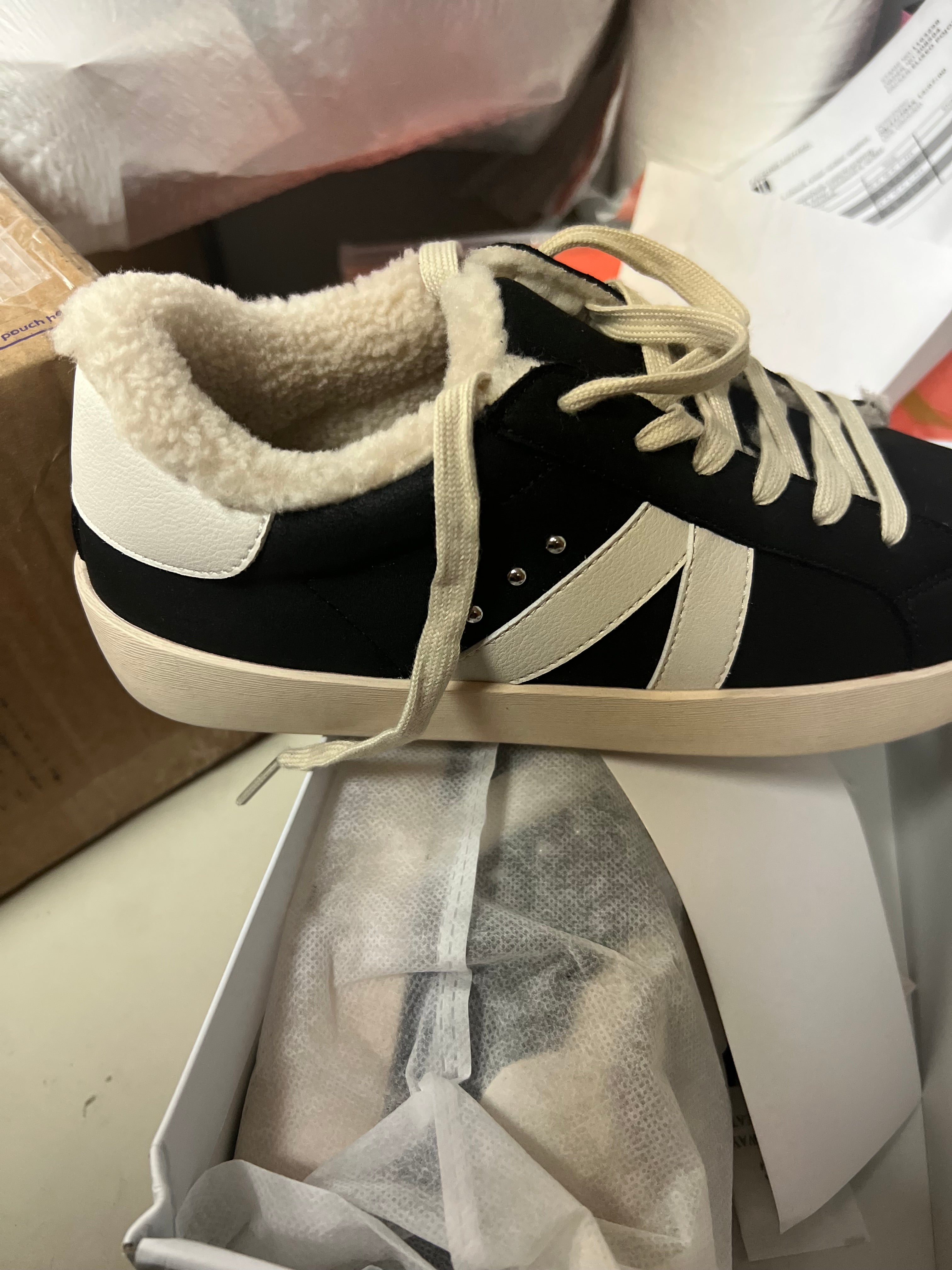 SHERPA SNEAKERS BY CORKY