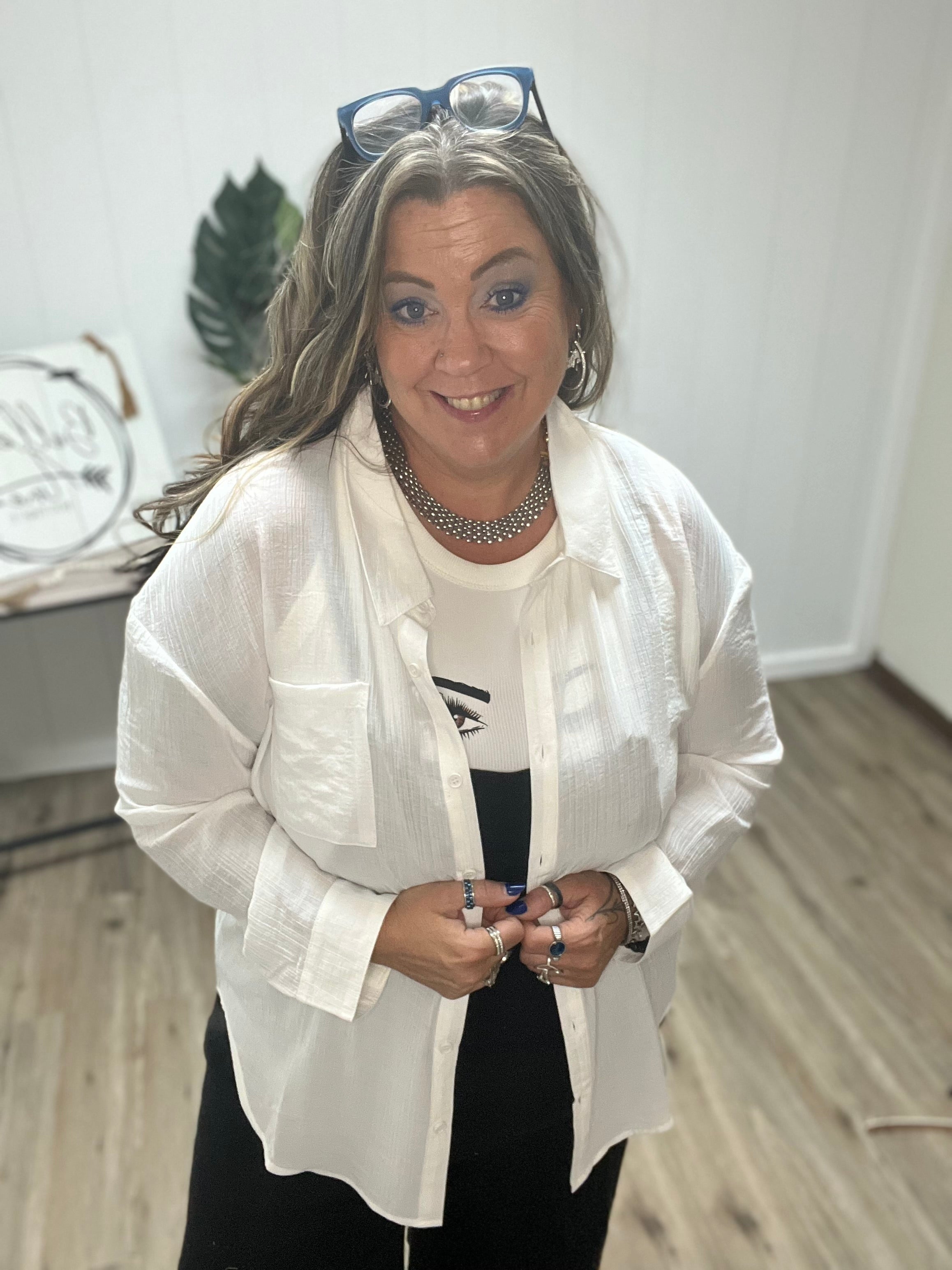 LONG SLEEVE BUTTON DOWN TOP COLLARED