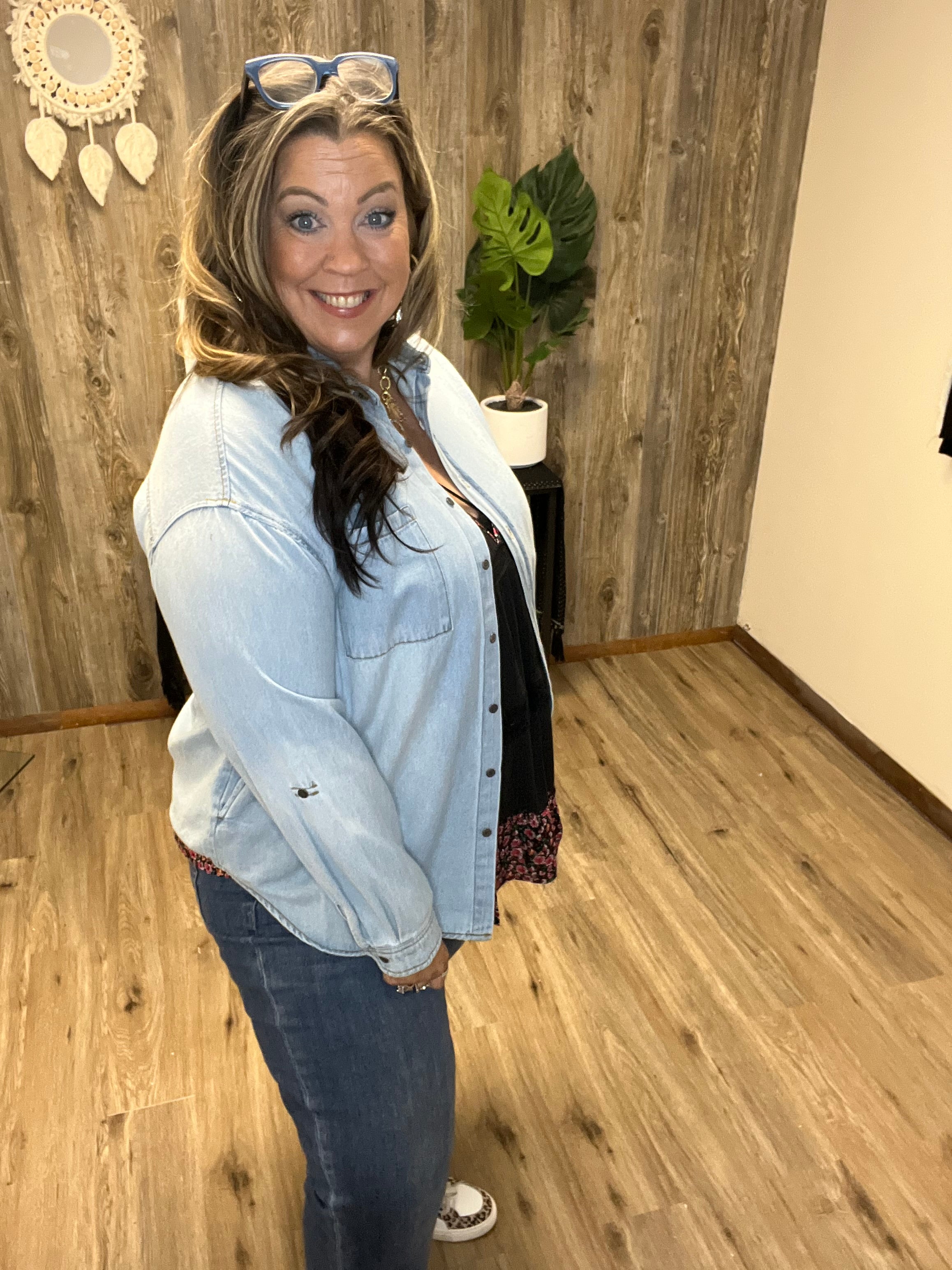 CHAMBRAY COLLARED BUTTON DOWN SHACKET