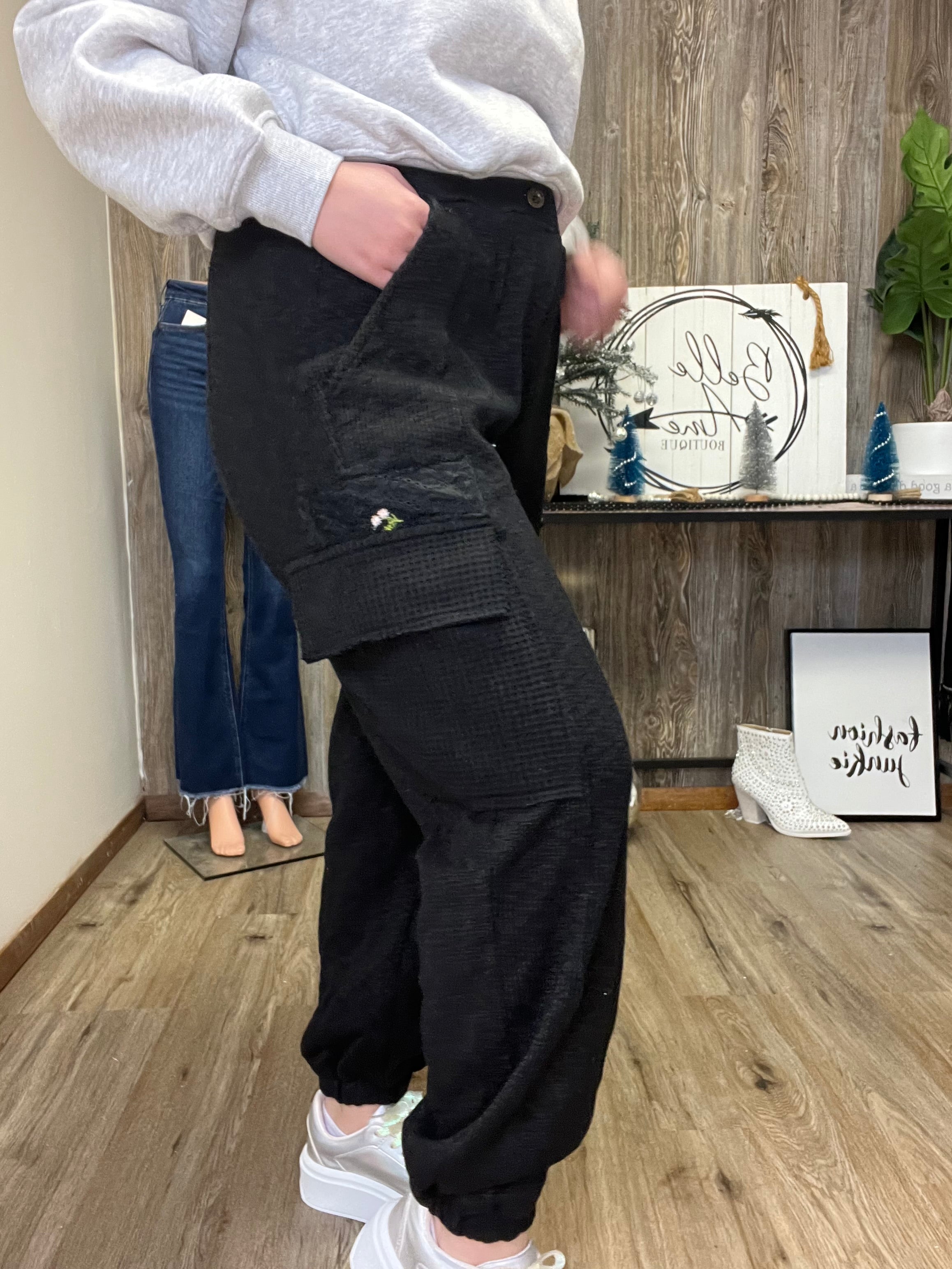 POL WAFFLE WITH FLORAL ACCENT  PANT