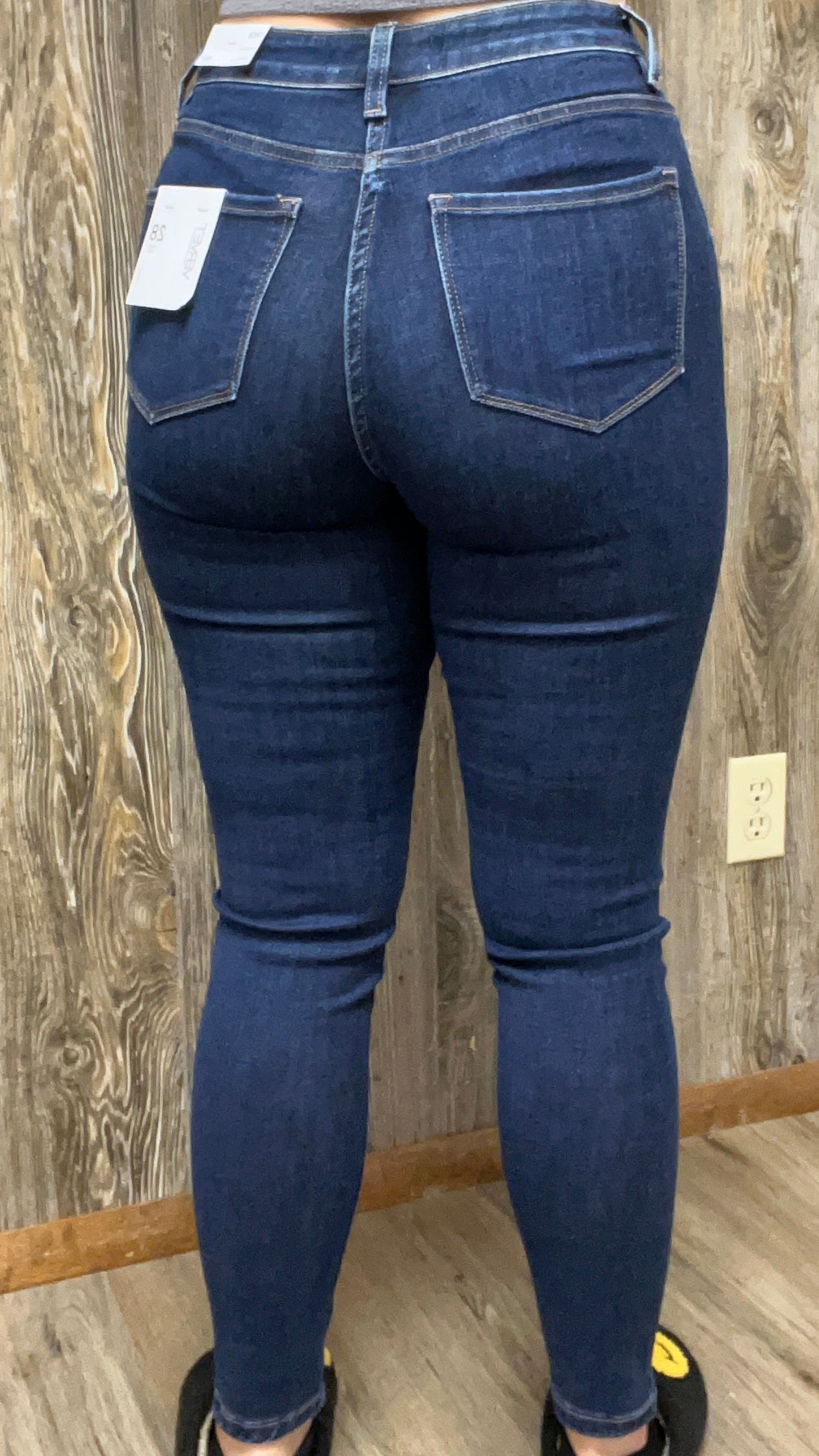 VERVET HIGH RISE SKINNY