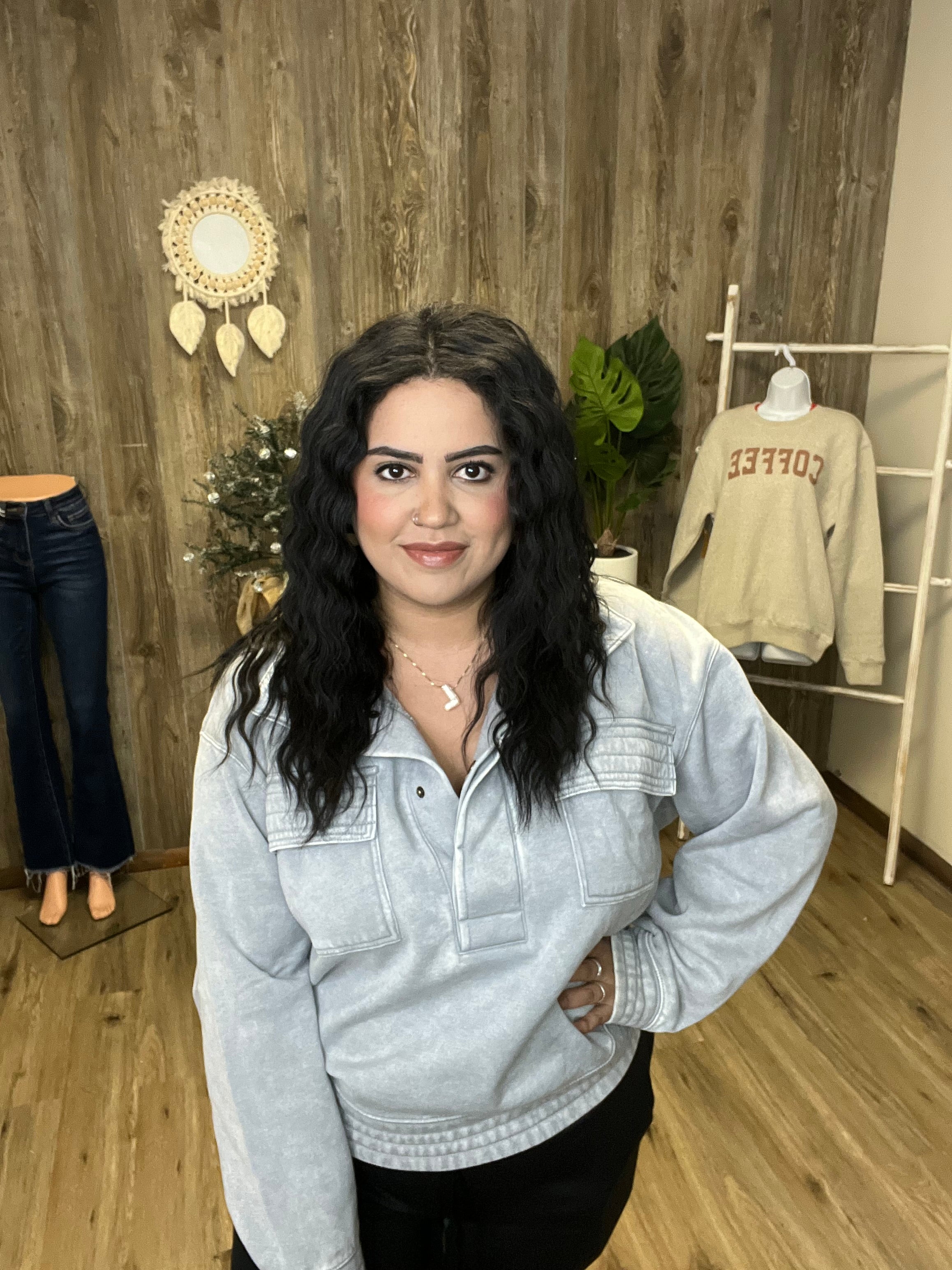 SNAP BUTTON FLEECE SWEATSHIRT
