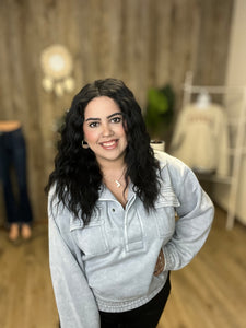 SNAP BUTTON FLEECE SWEATSHIRT