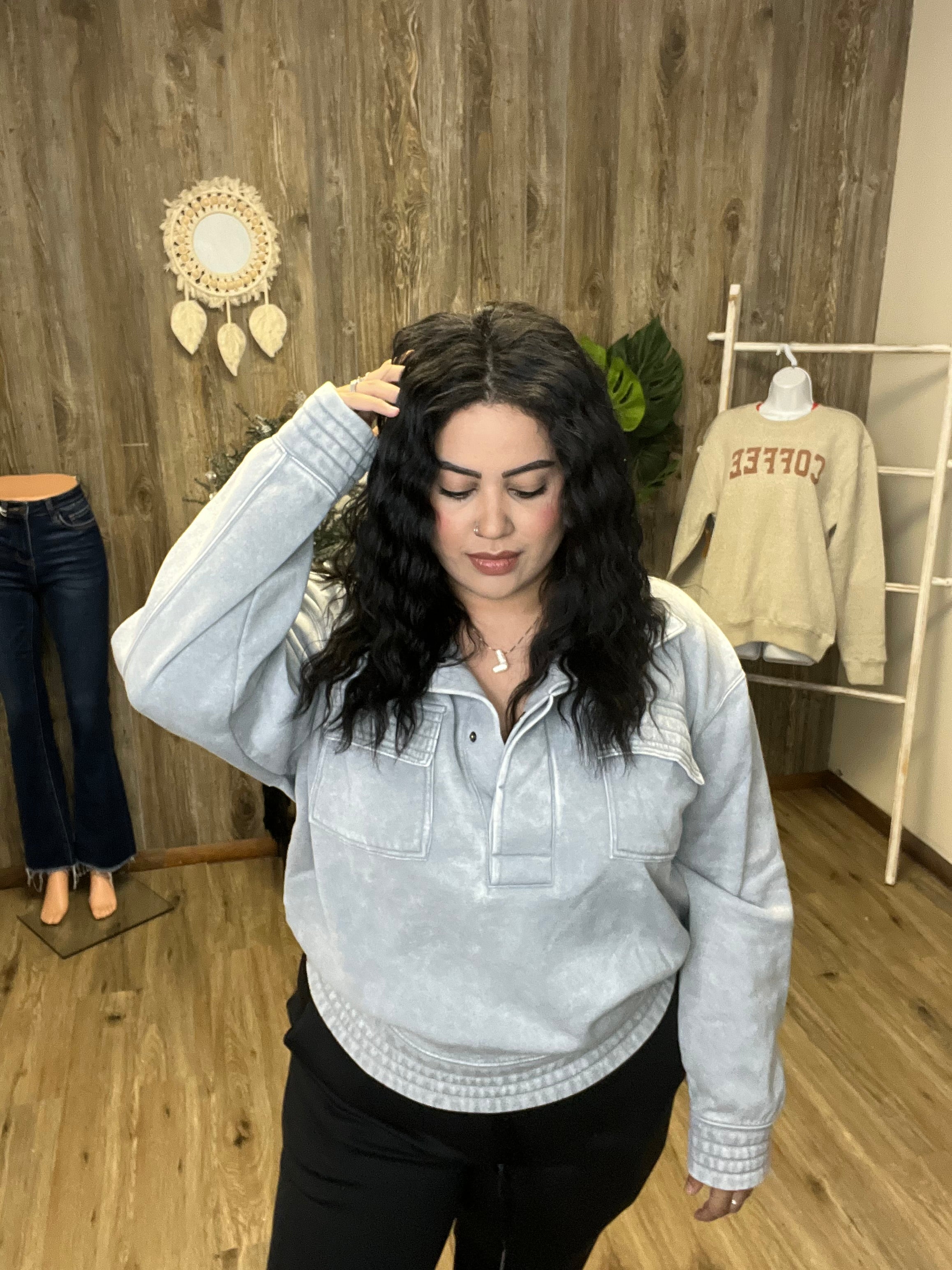SNAP BUTTON FLEECE SWEATSHIRT