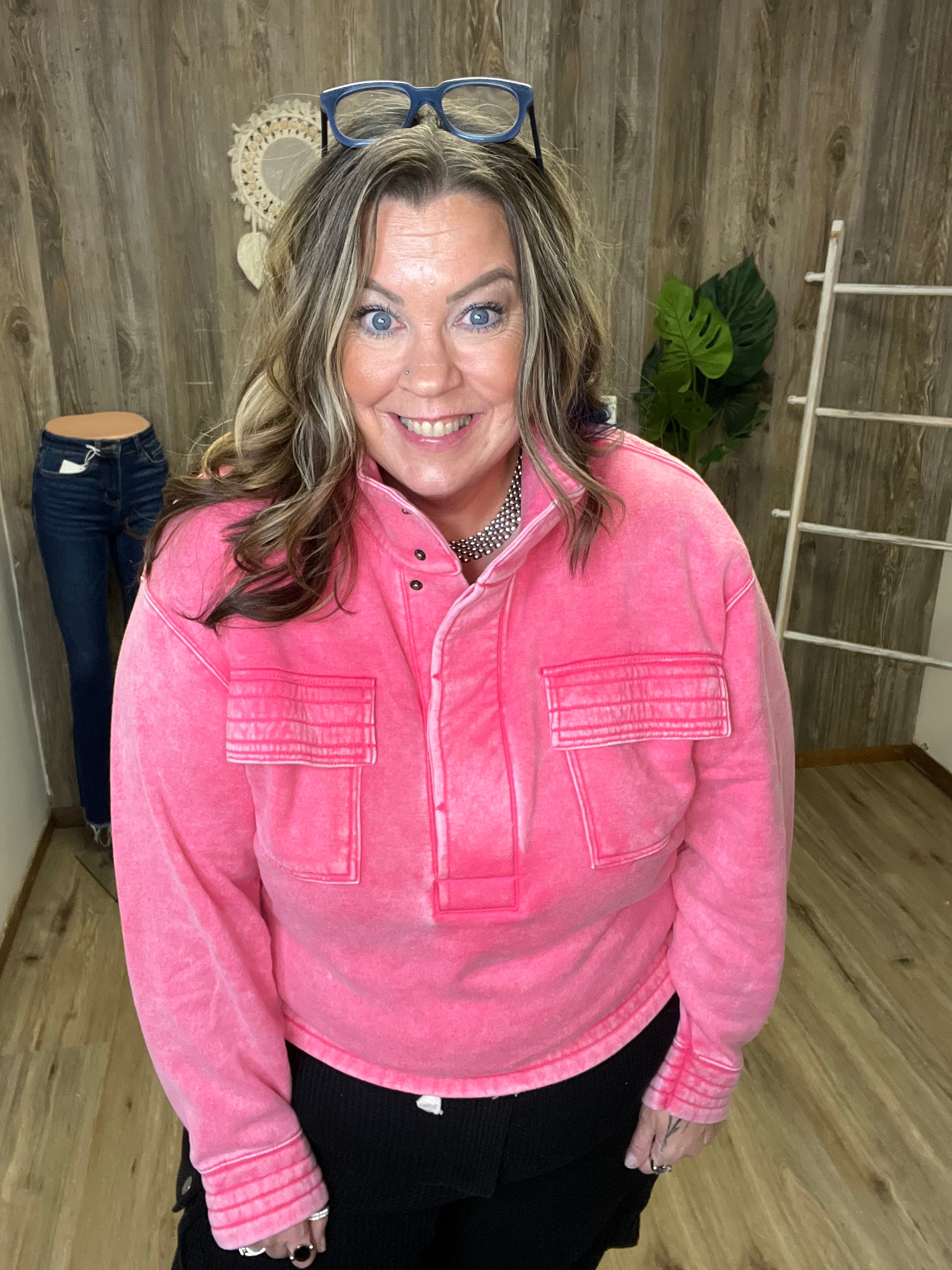 SNAP BUTTON FLEECE SWEATSHIRT