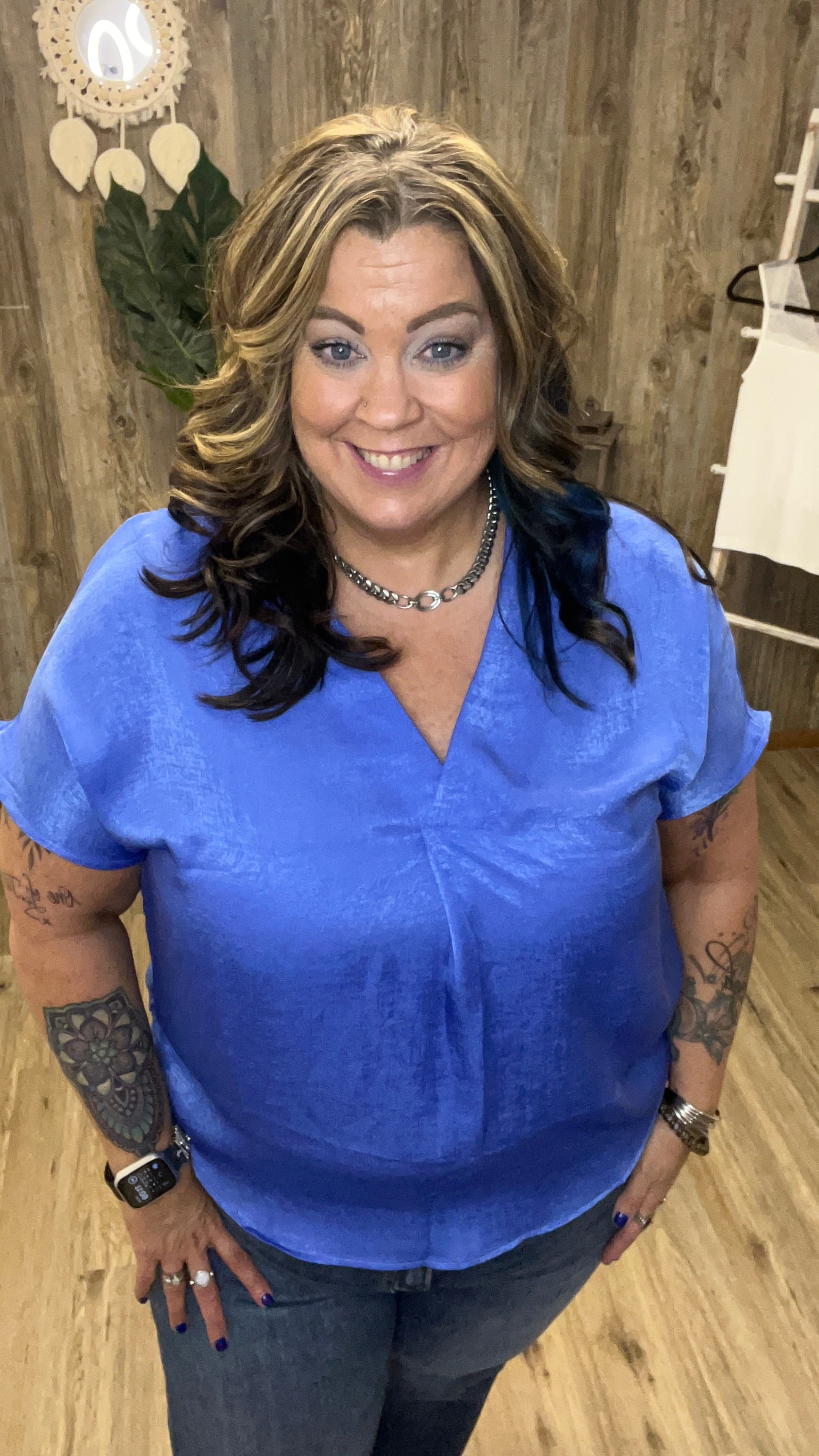 ANDREE SOLID VNECK