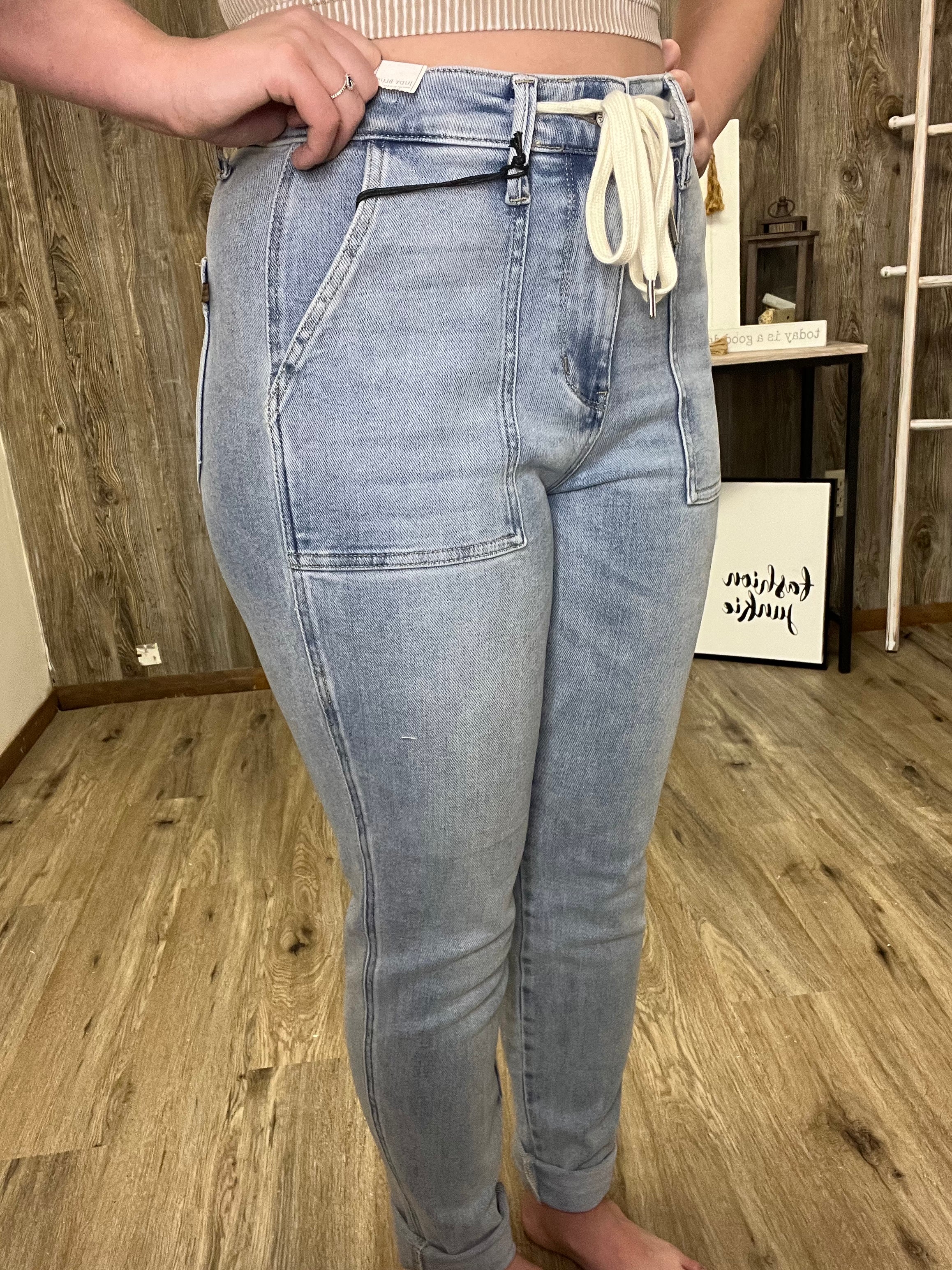 JUDY JUMPING JOGGER JEAN