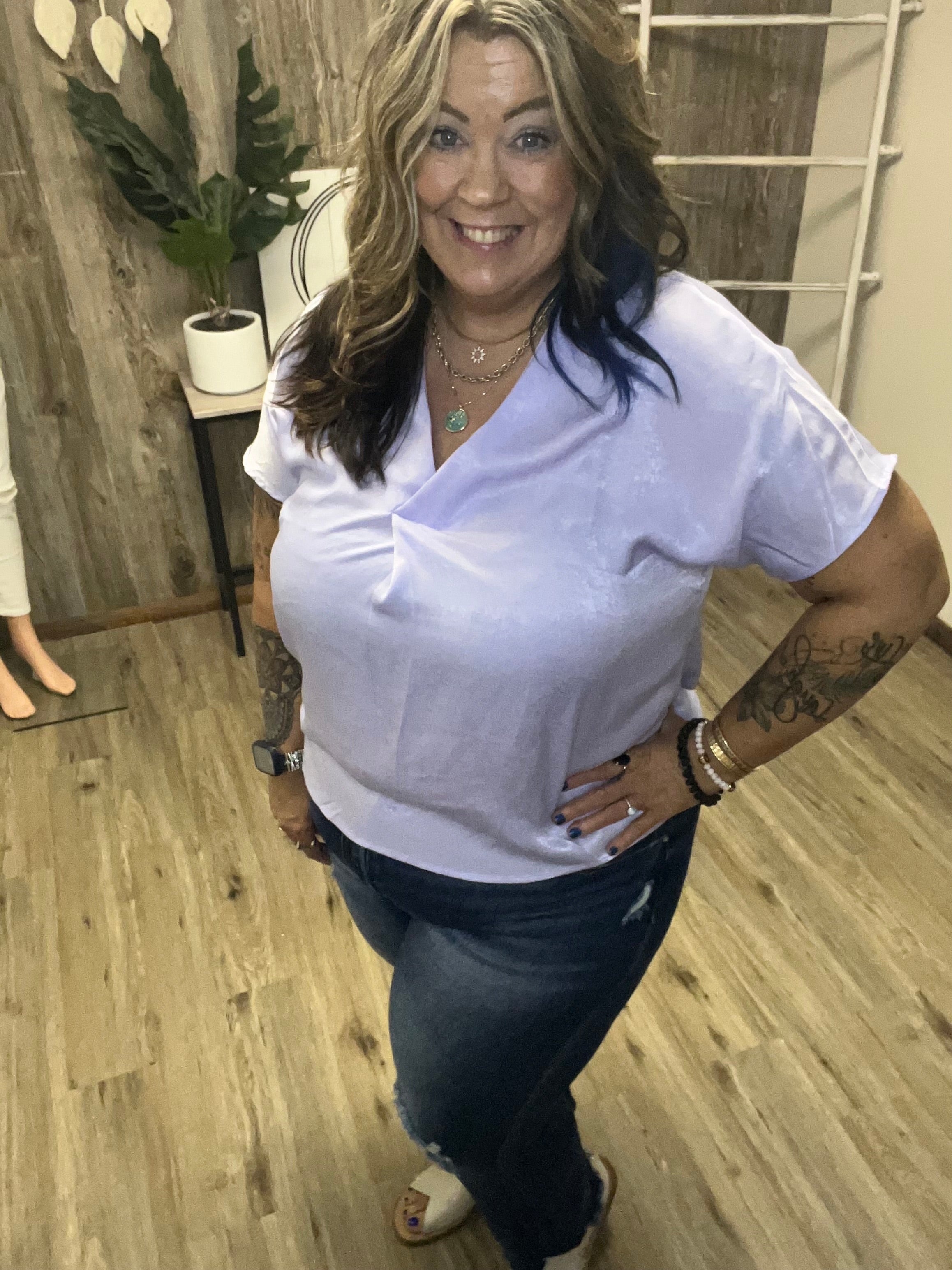 ANDREE SOLID VNECK