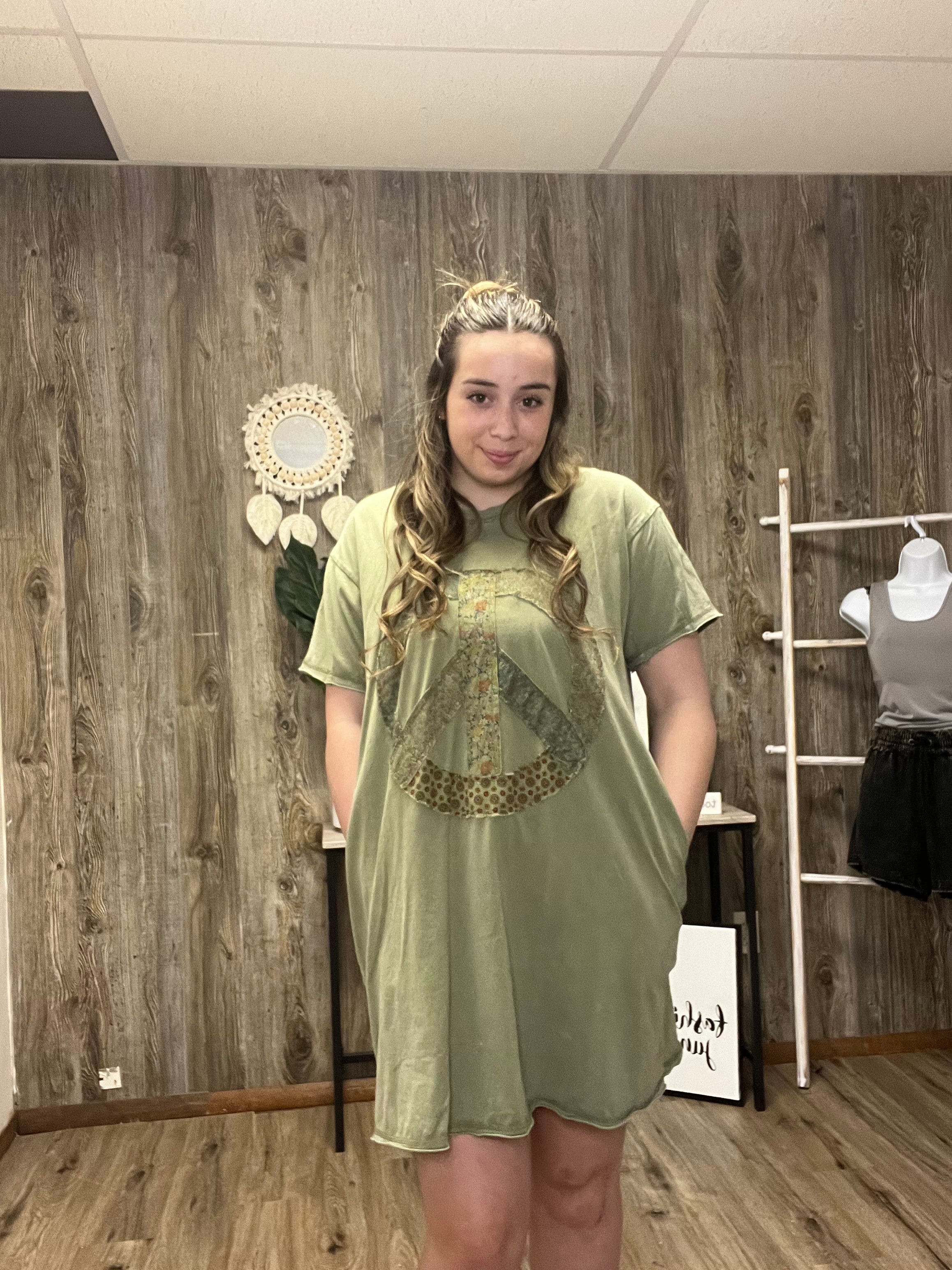 EASEL PEACE DRESS