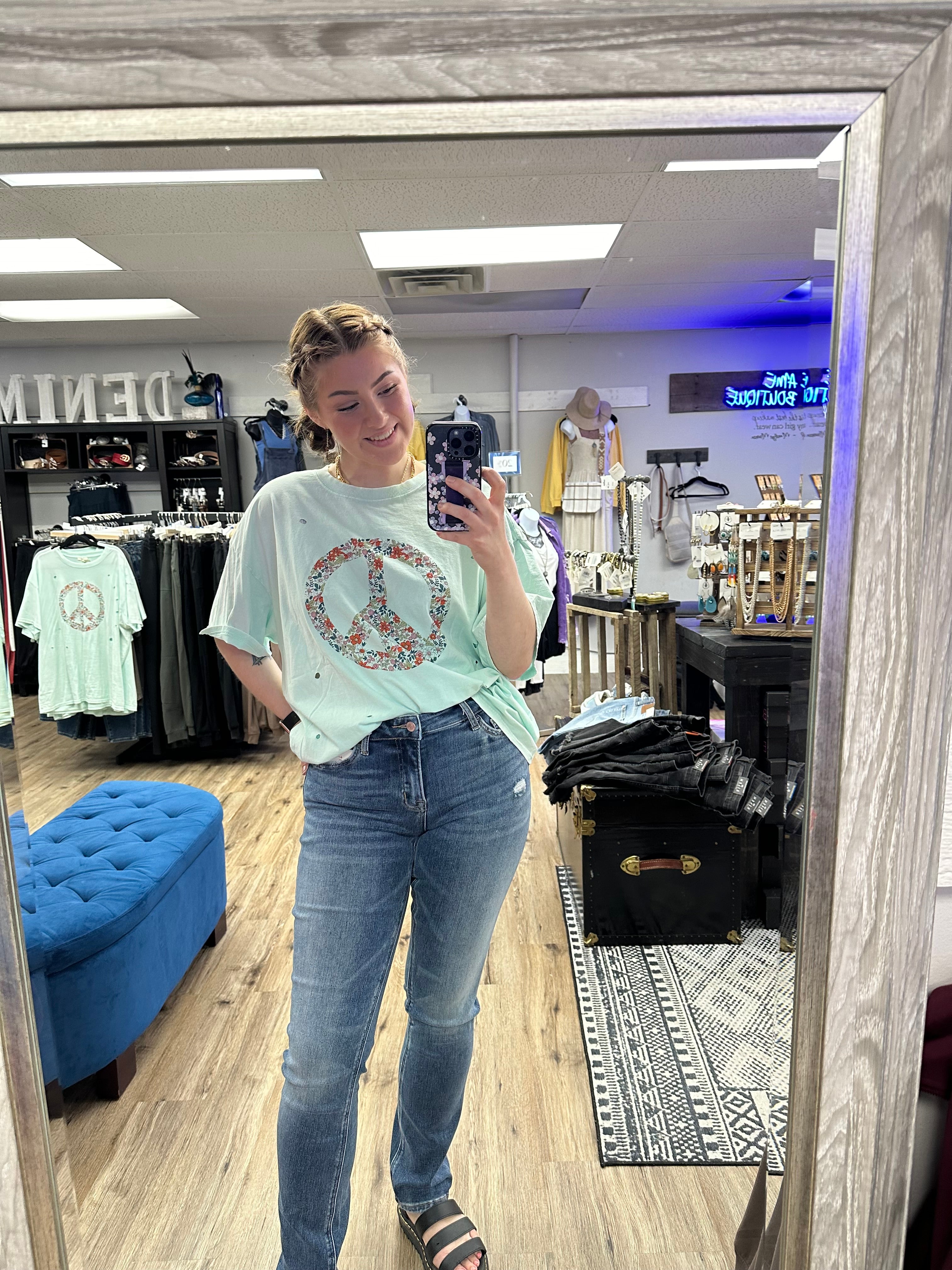 EASEL PEACE TEE