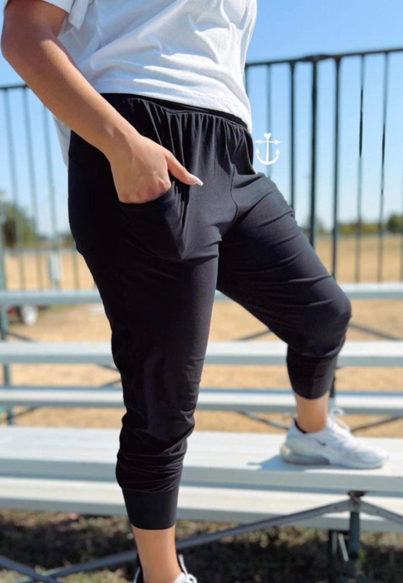 ANCHORED ARROWS JOGGERS
