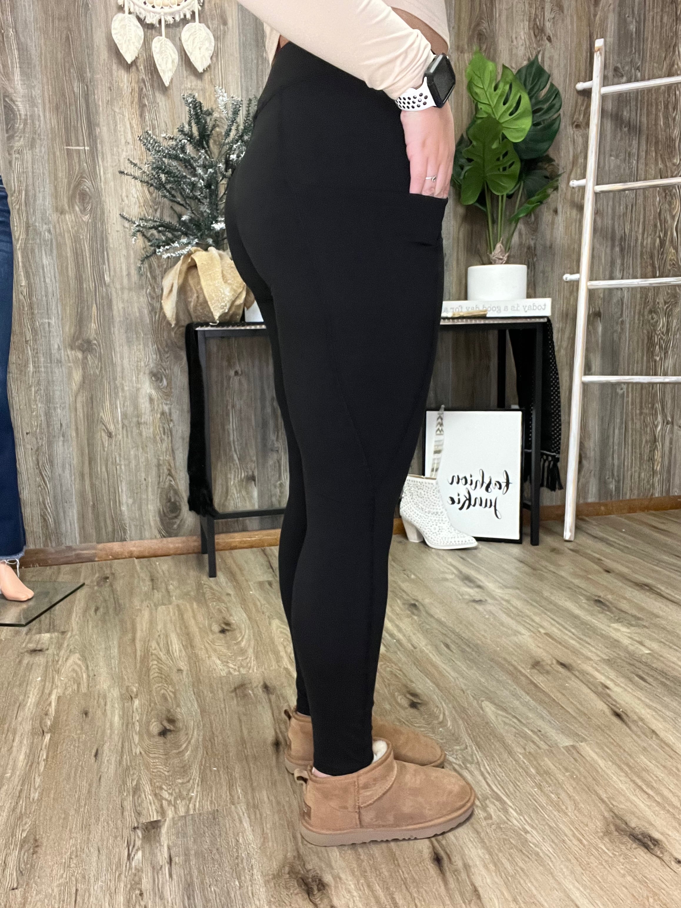 COZY LEGGINGS WITH POCKETS