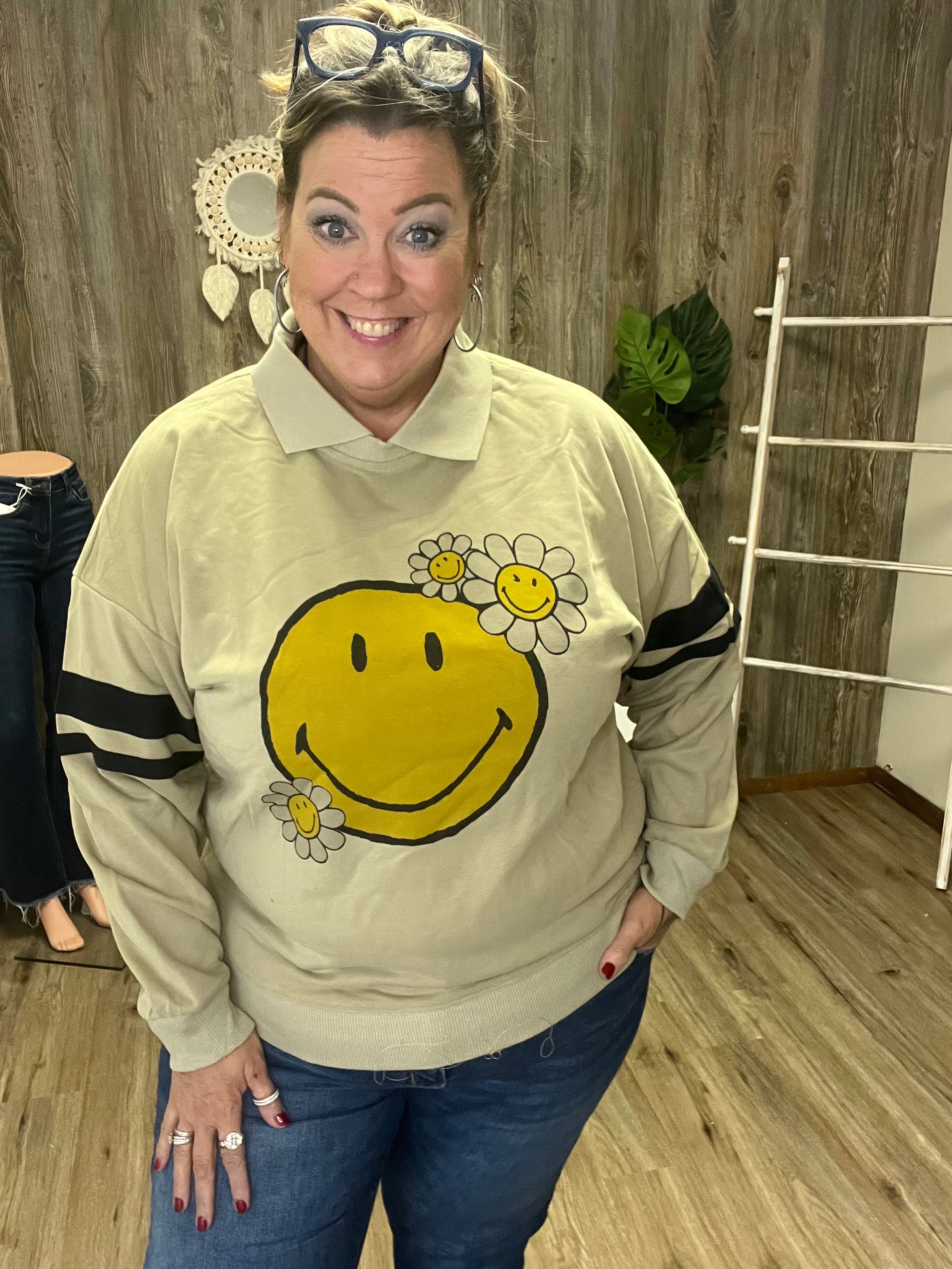 EASEL SMILEY GIRL VIBES