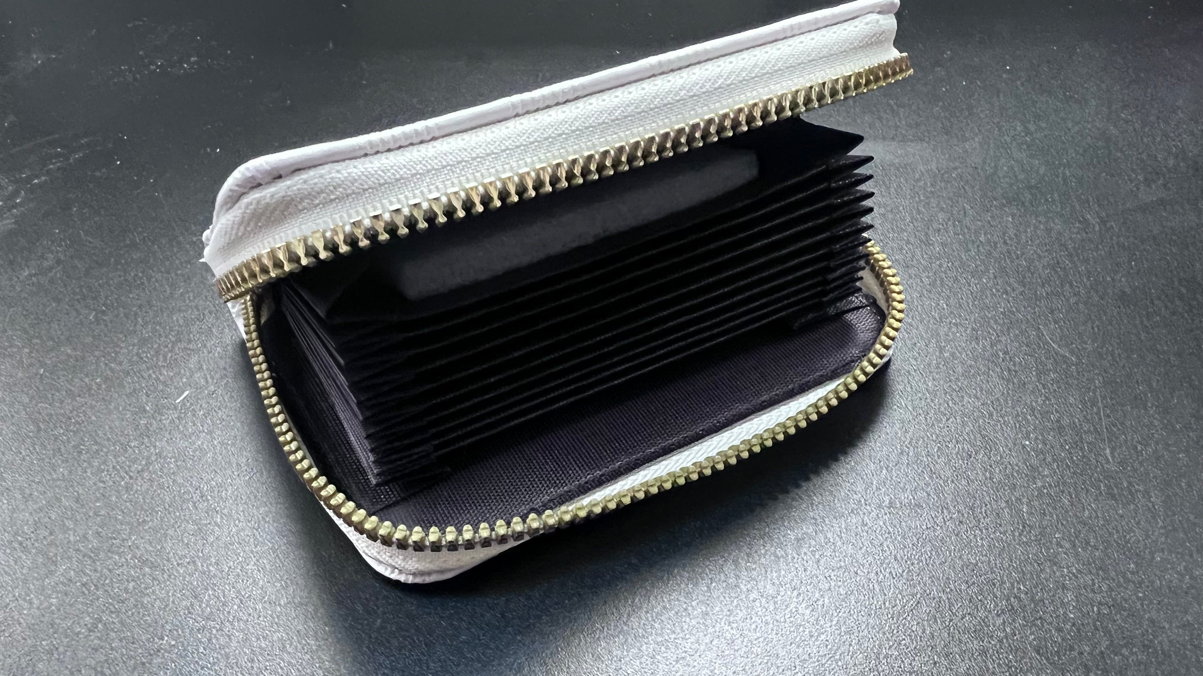 CARD WALLET HOLDER