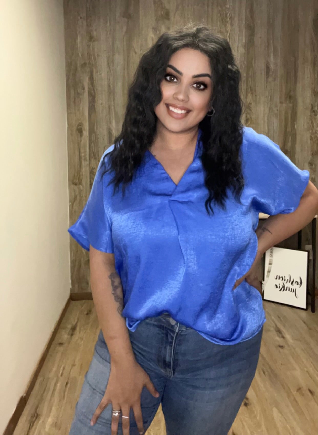 ANDREE SOLID VNECK