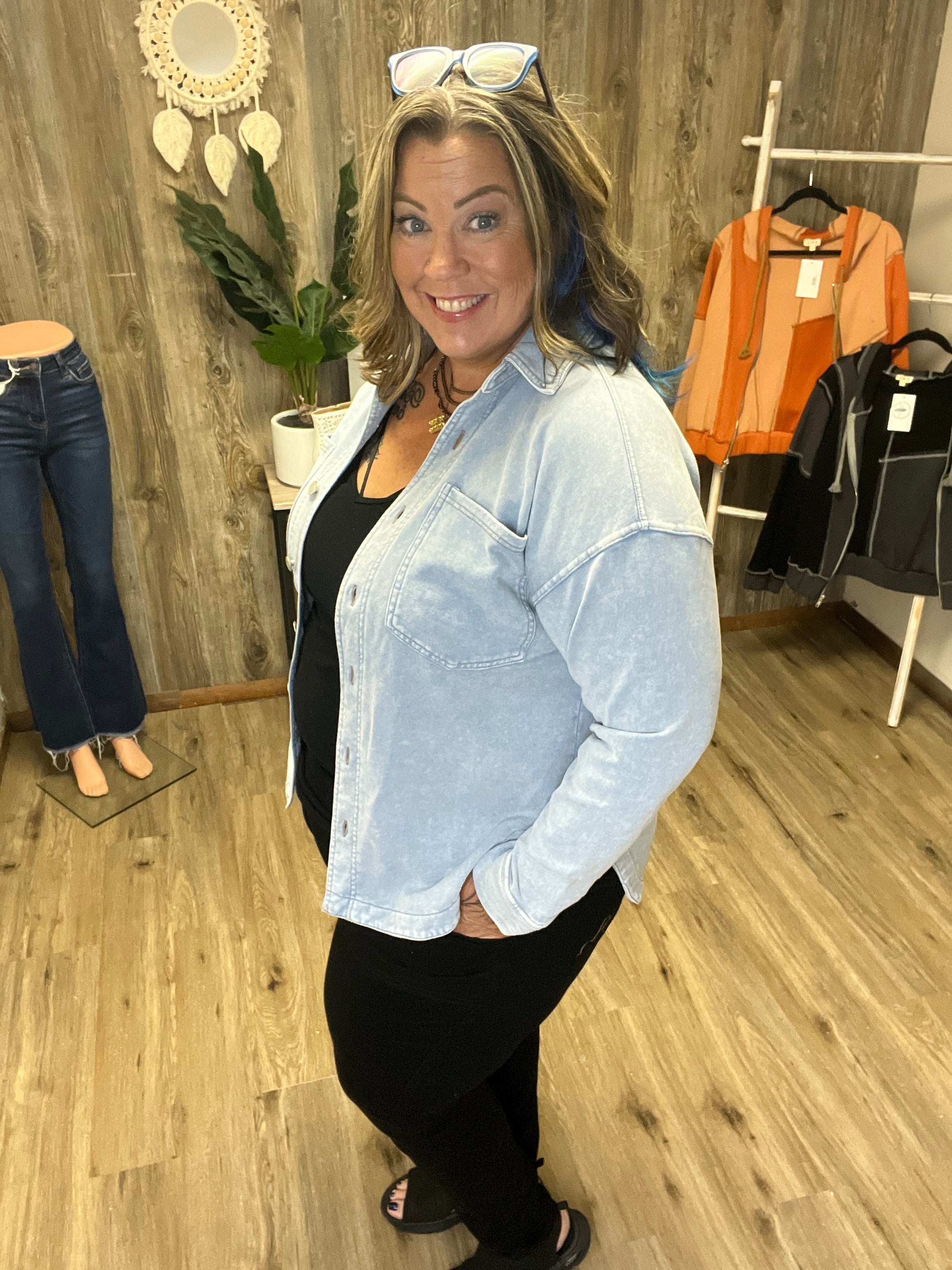 CHAMBRAY COLLARED BUTTON DOWN SHACKET
