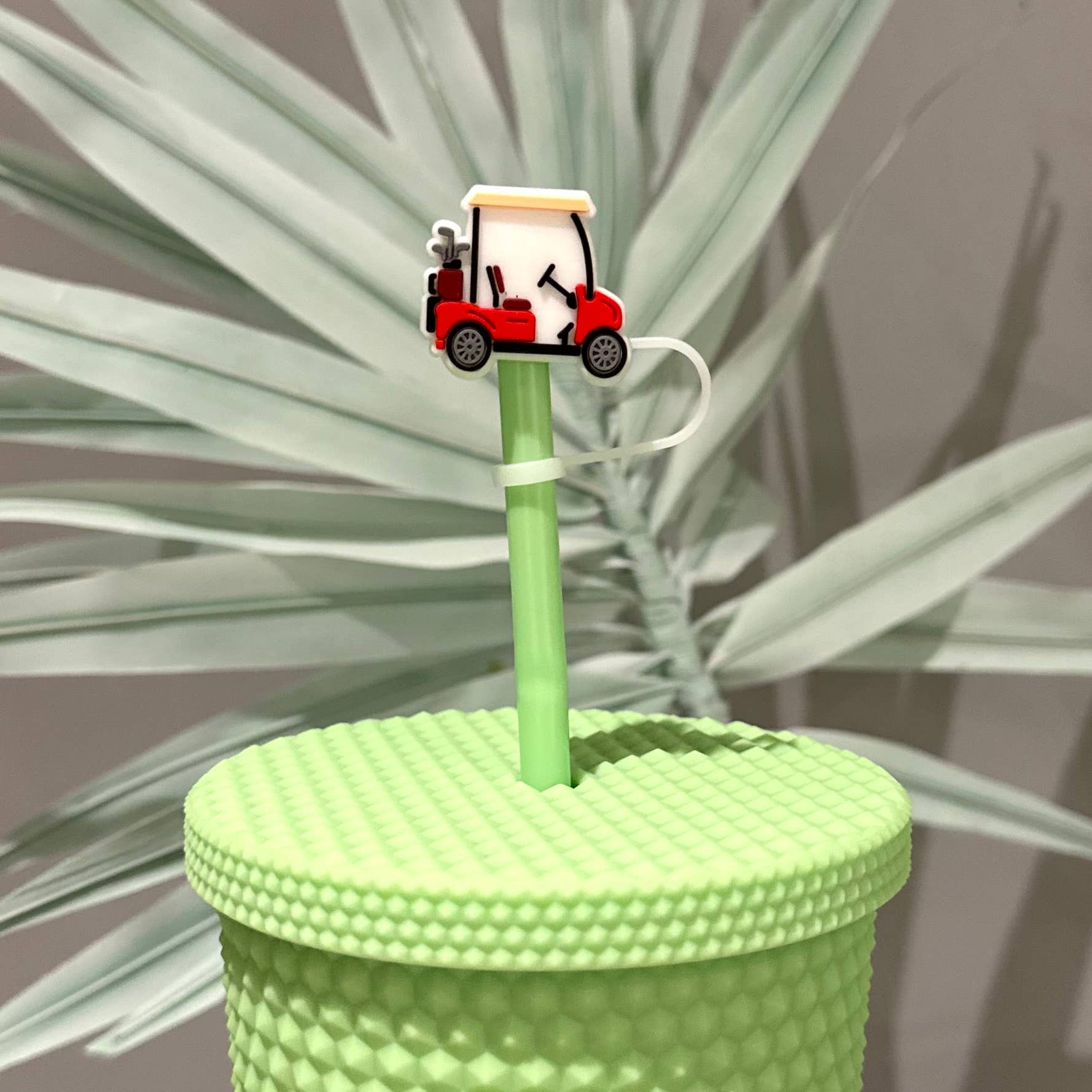 Straw Cover Golf Cart with Clubs 7mm