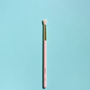 Defined Crease Brush