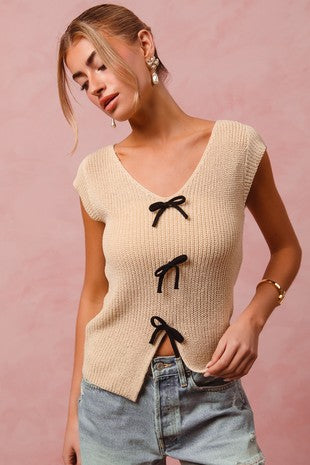 SWEATER TOP WITH RIBBON TIES