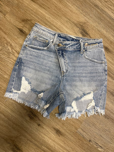 RISEN CROSSOVER SHORTS