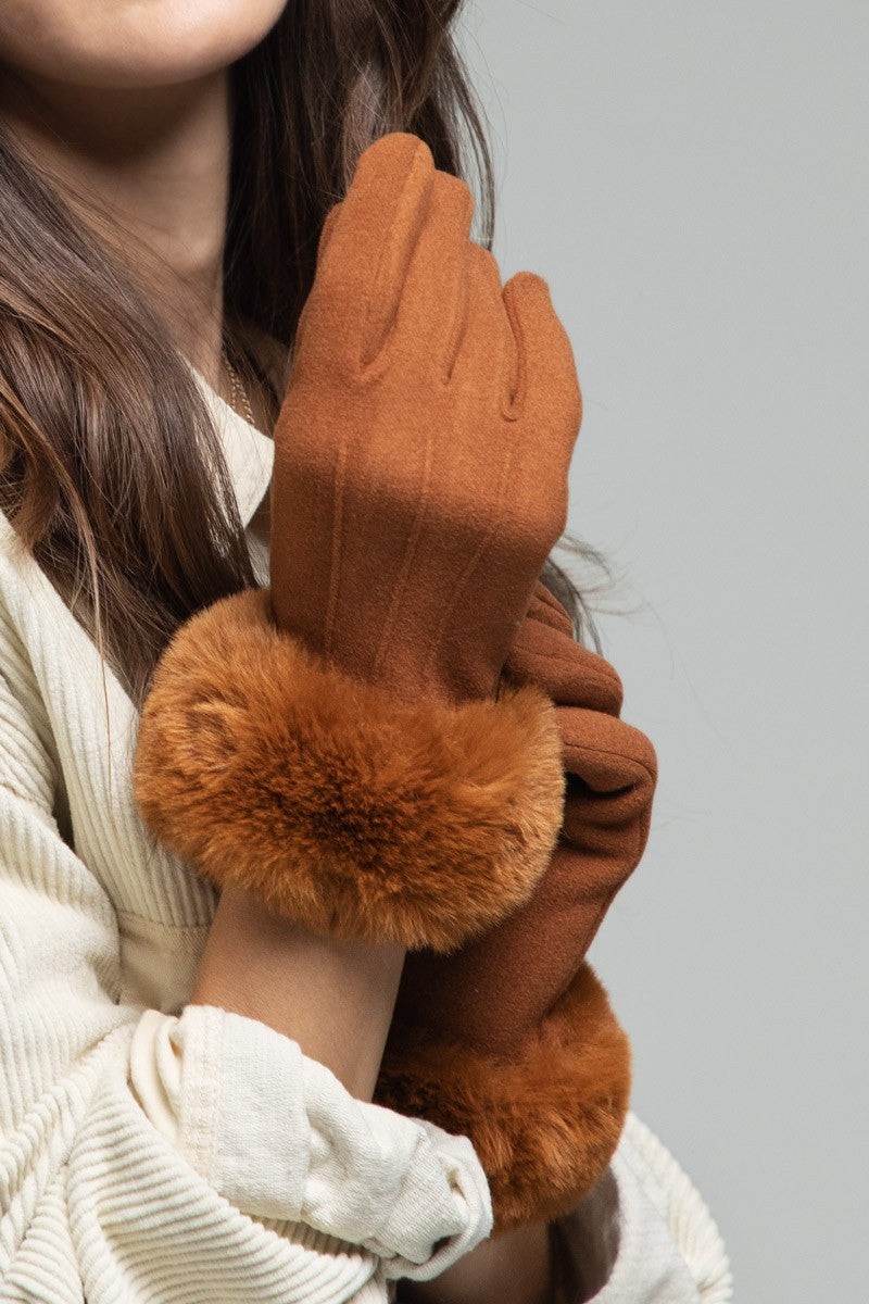 LUXURIOUS PIN TUCK GLOVES