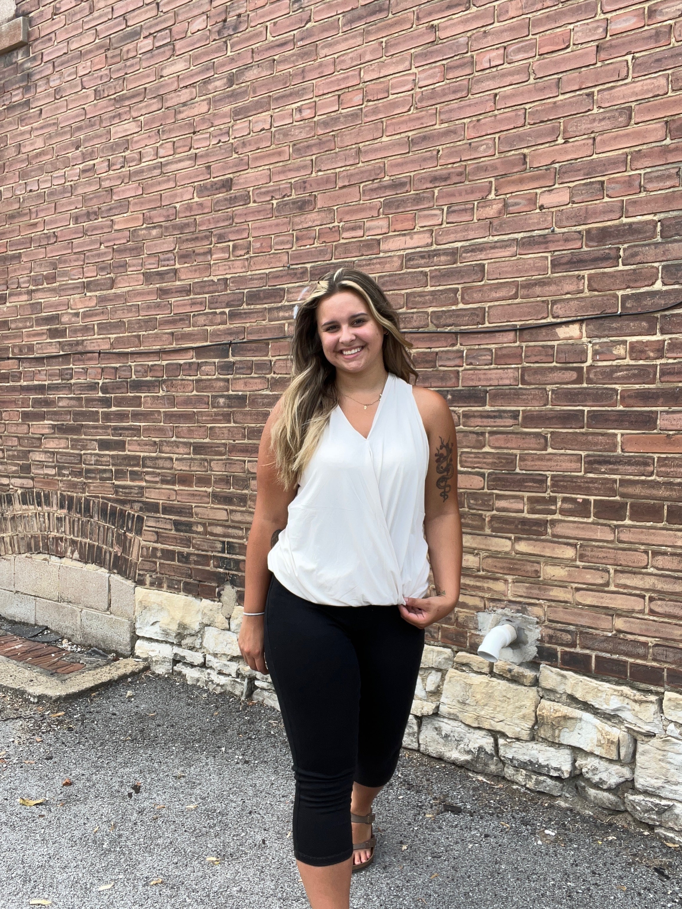 JUDY BLUE MID RISE SKINNY BLACK CAPRI