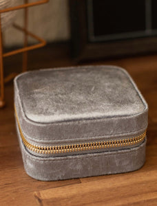VELVET TRAVEL JEWELRY CASE