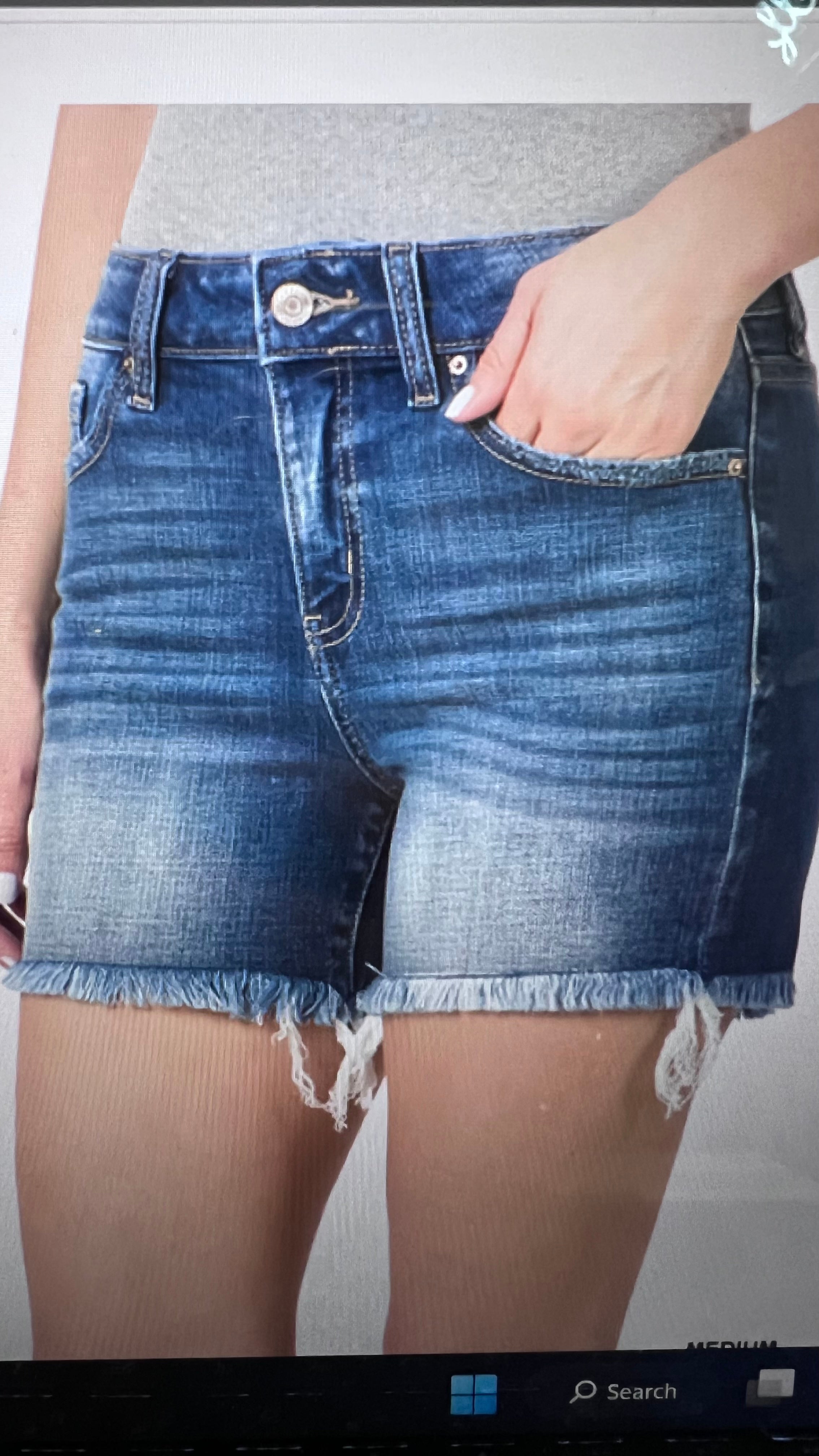 ZENANA RAW FREY SHORT