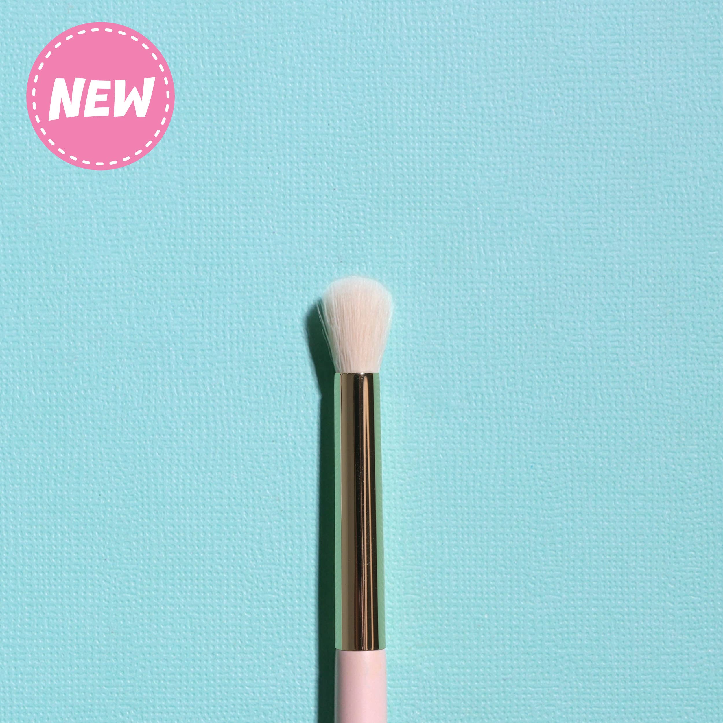 Defined Crease Brush