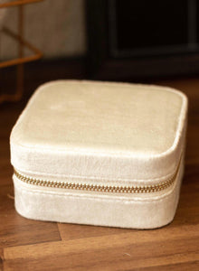 VELVET TRAVEL JEWELRY CASE