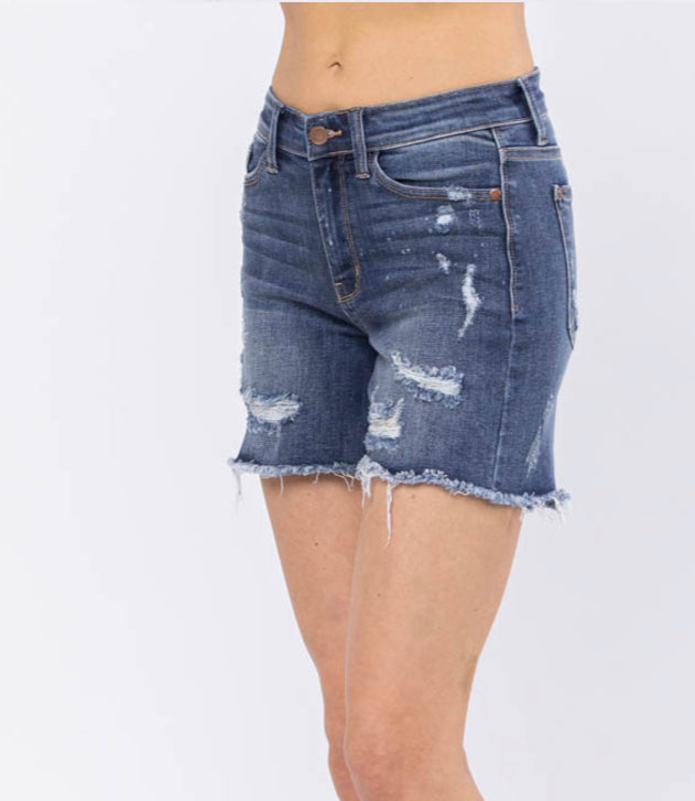 JUDY BLUE MID RISE BLEACH DESTREOYED SHORTS