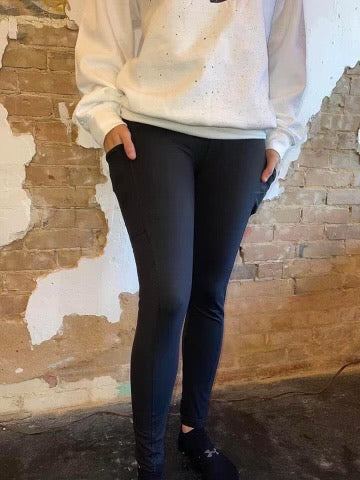 ANCHORED ARROW Anchored Leggings w/ POCKETS
